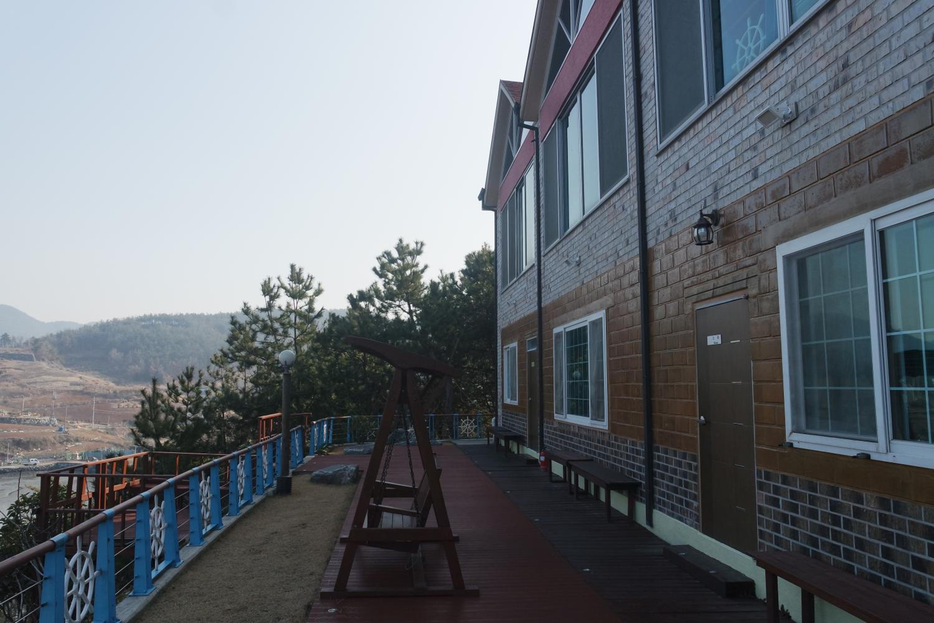 Photo 8