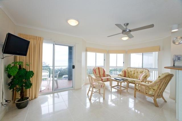 Pacific Waves Apartments