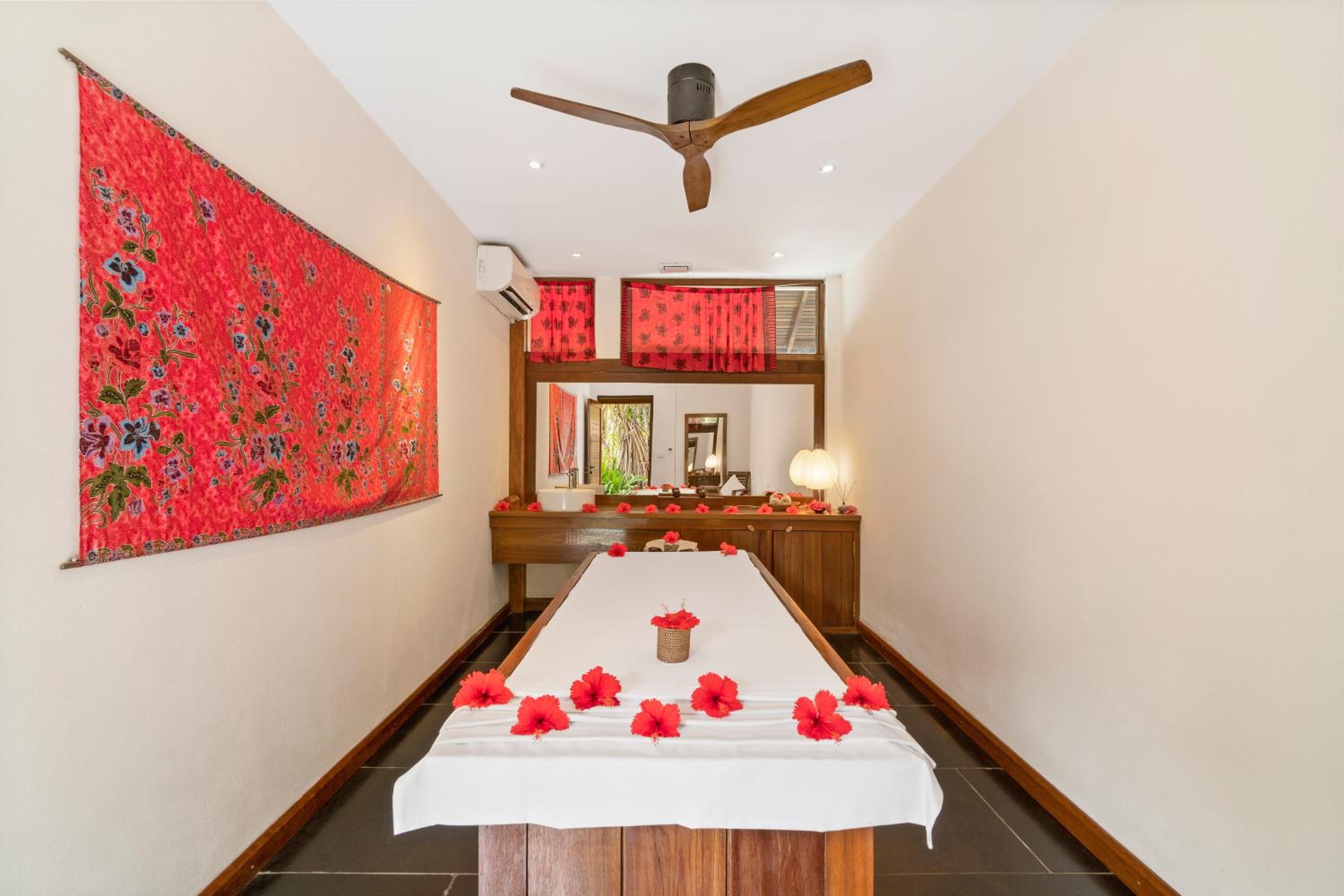 The Barefoot Eco Hotel