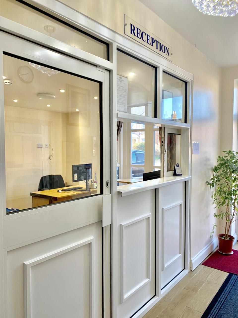 Ilford Vacations - Britannia Inn Hotel - Property Image 2