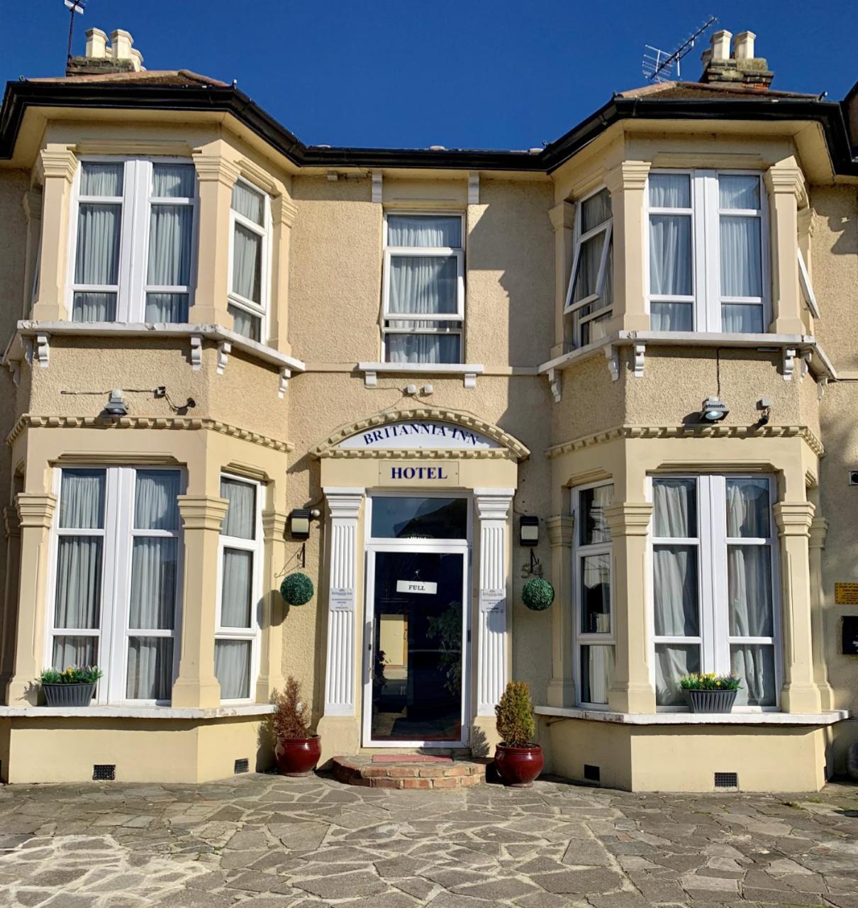 Ilford Vacations - Britannia Inn Hotel - Property Image 1