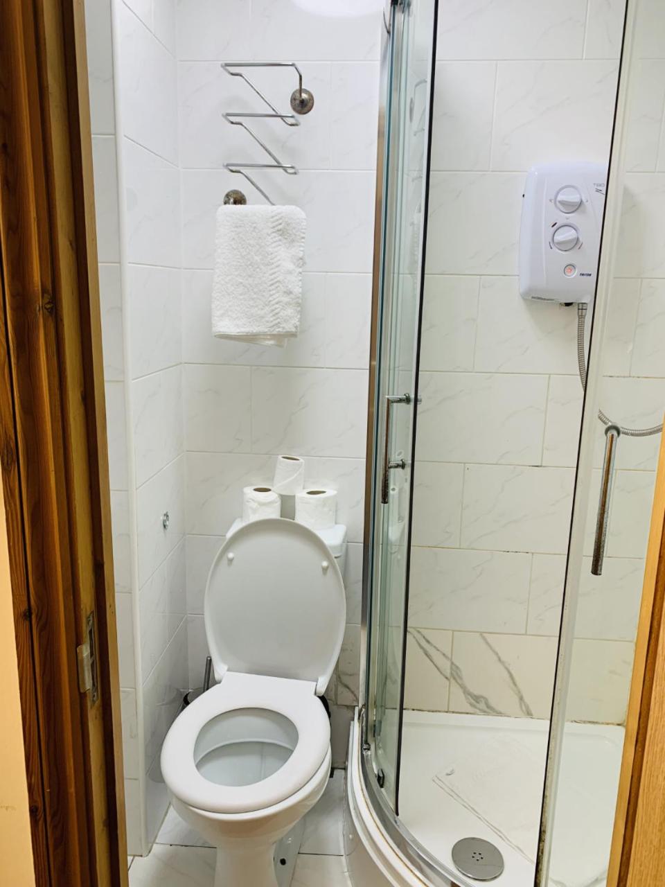 Ilford Vacations - Britannia Inn Hotel - Property Image 12