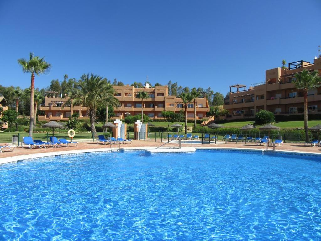 CASARES appart 2 ch dans parc tropical avec vue sur mer, montagne et piscine view 5