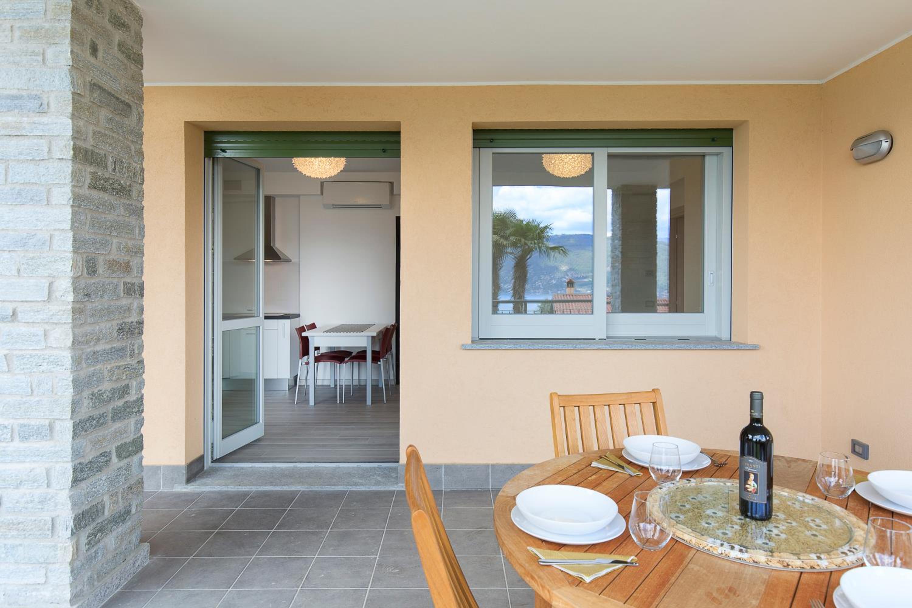 Baveno Hills | Lakeview apartments view 5