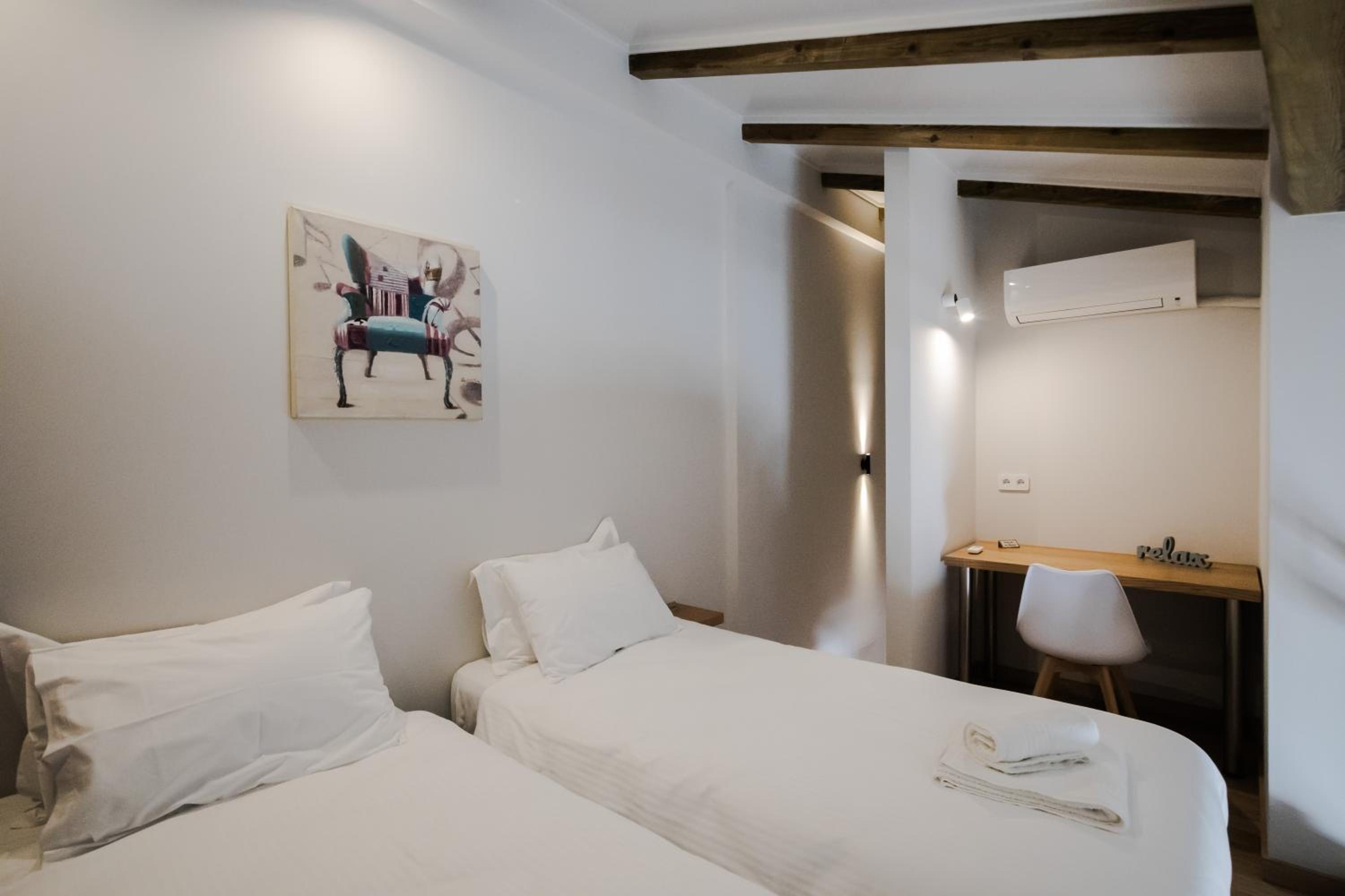 Stylish Studio Apartment - 8F House view 5