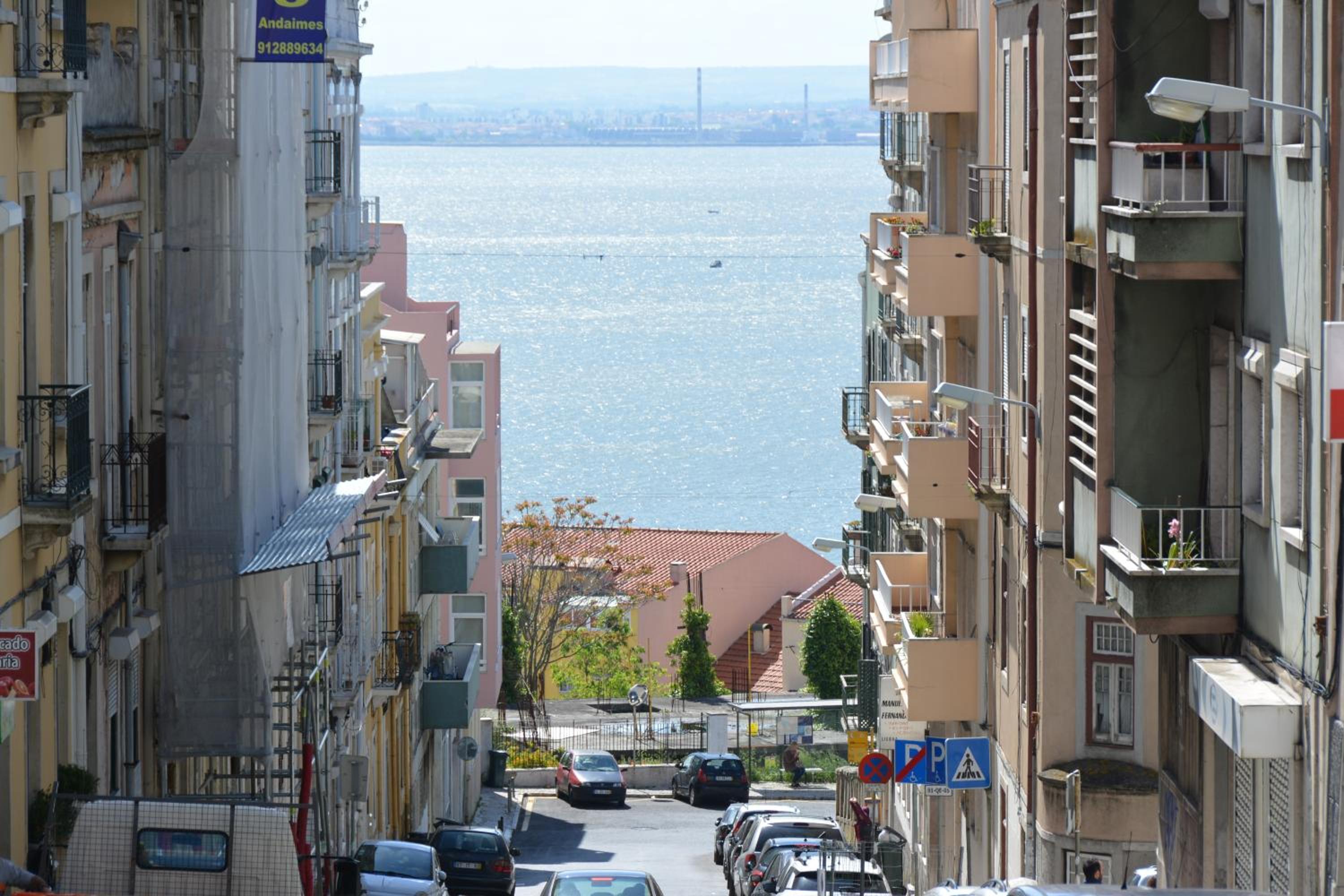 Lisbon Charming Apartment view 4