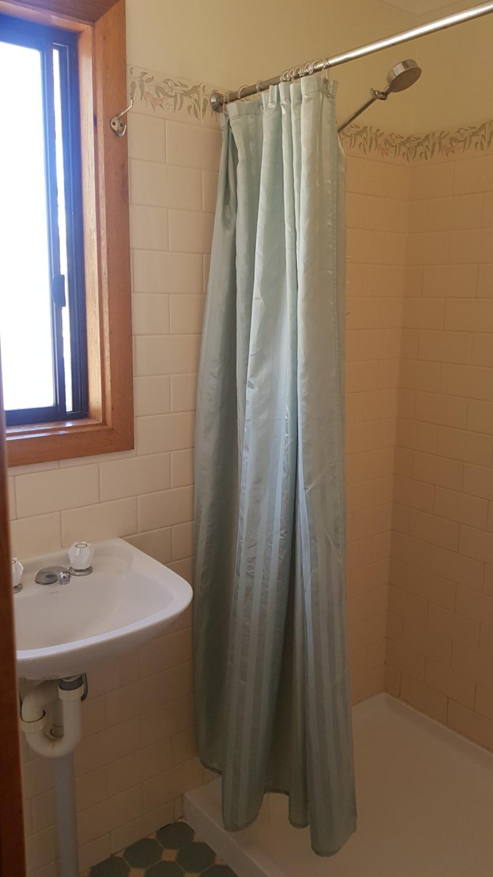 Parndana Hotel Cabins view 5