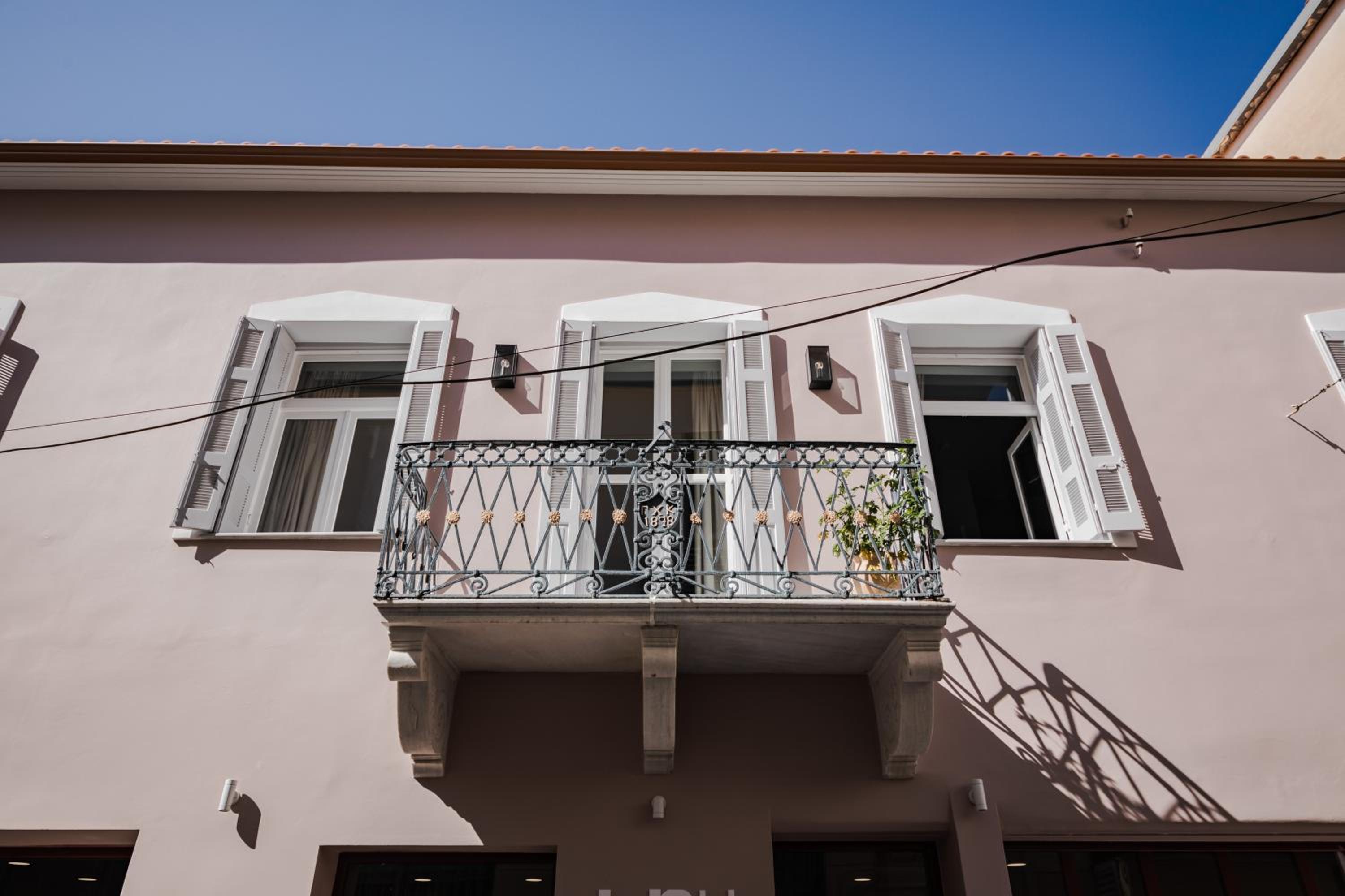 Stylish Studio Apartments-1878 House view 2