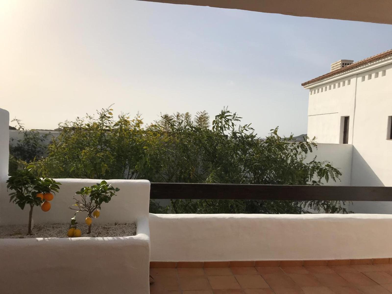 Luxury apartment set in Doña Julia Golf Course view 5