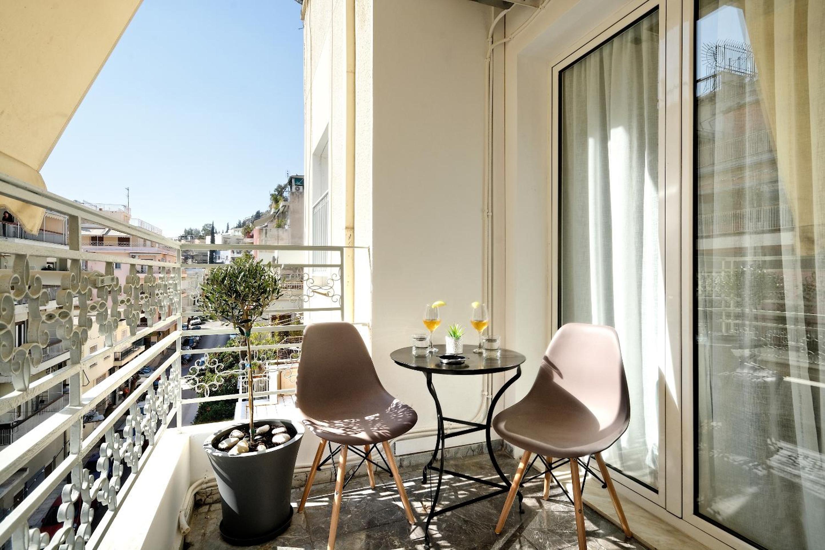 Acropolis Plus Penthouse en Athens — balance & terrace