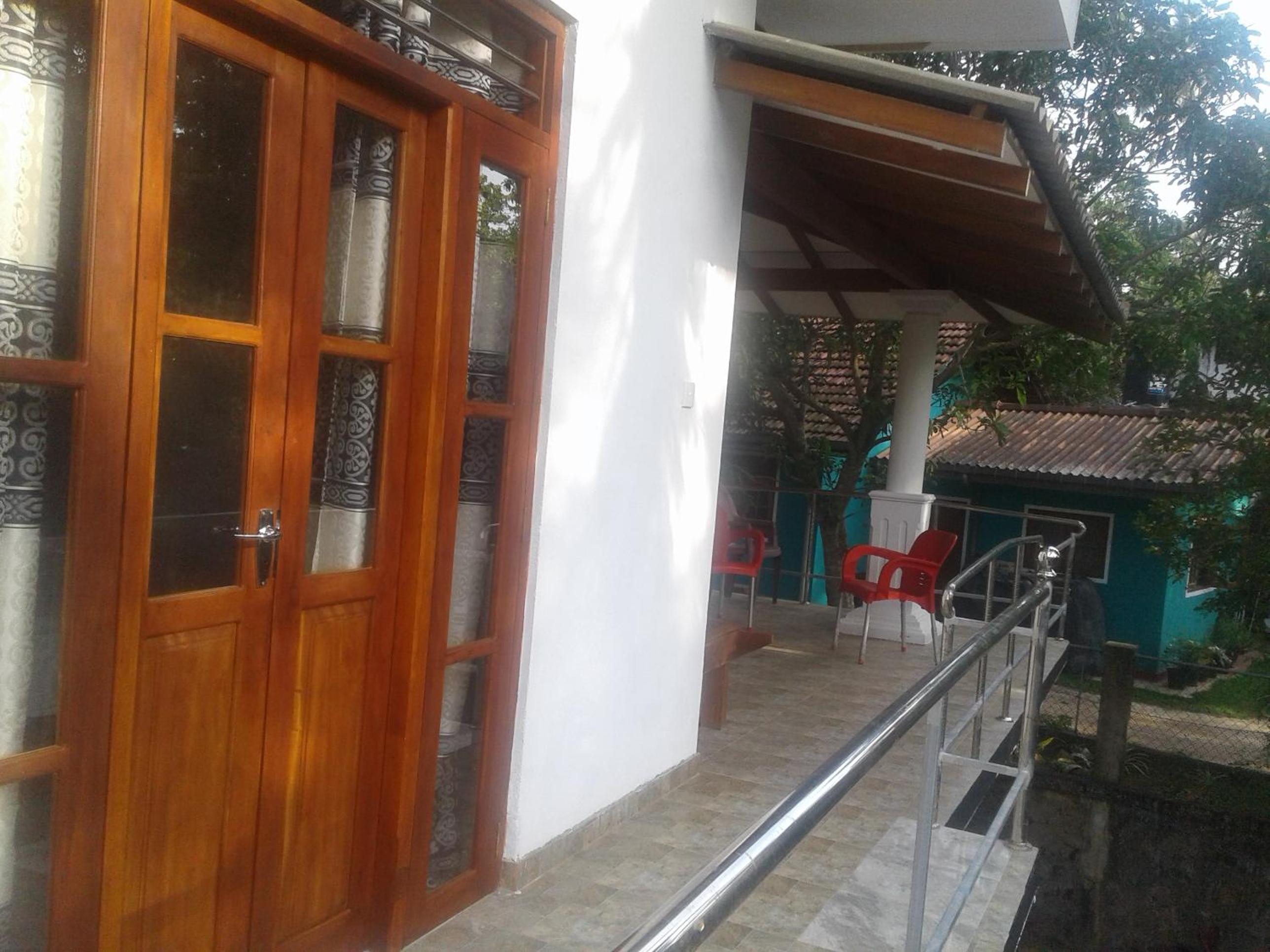 Rivi Sanda Villa & Apartment Hikkaduwa