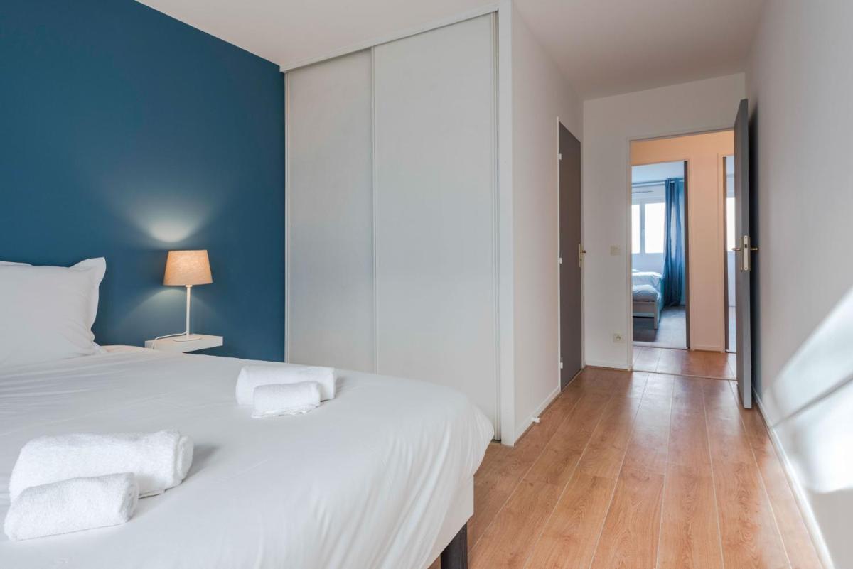 Standing apartment in Disneyland BMYGUEST view 5
