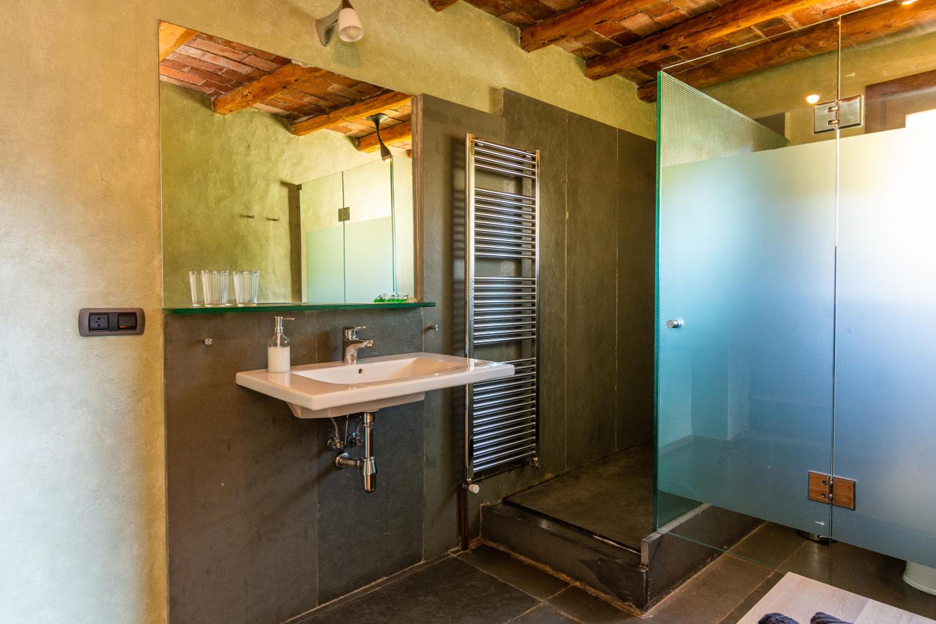 Photo 66