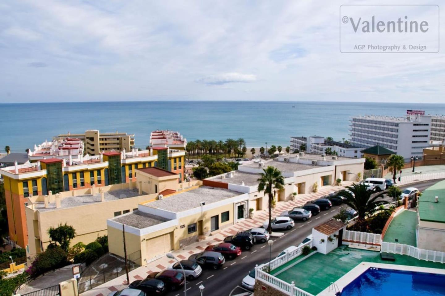 Stunning studio.Seaview with balcony and pool.