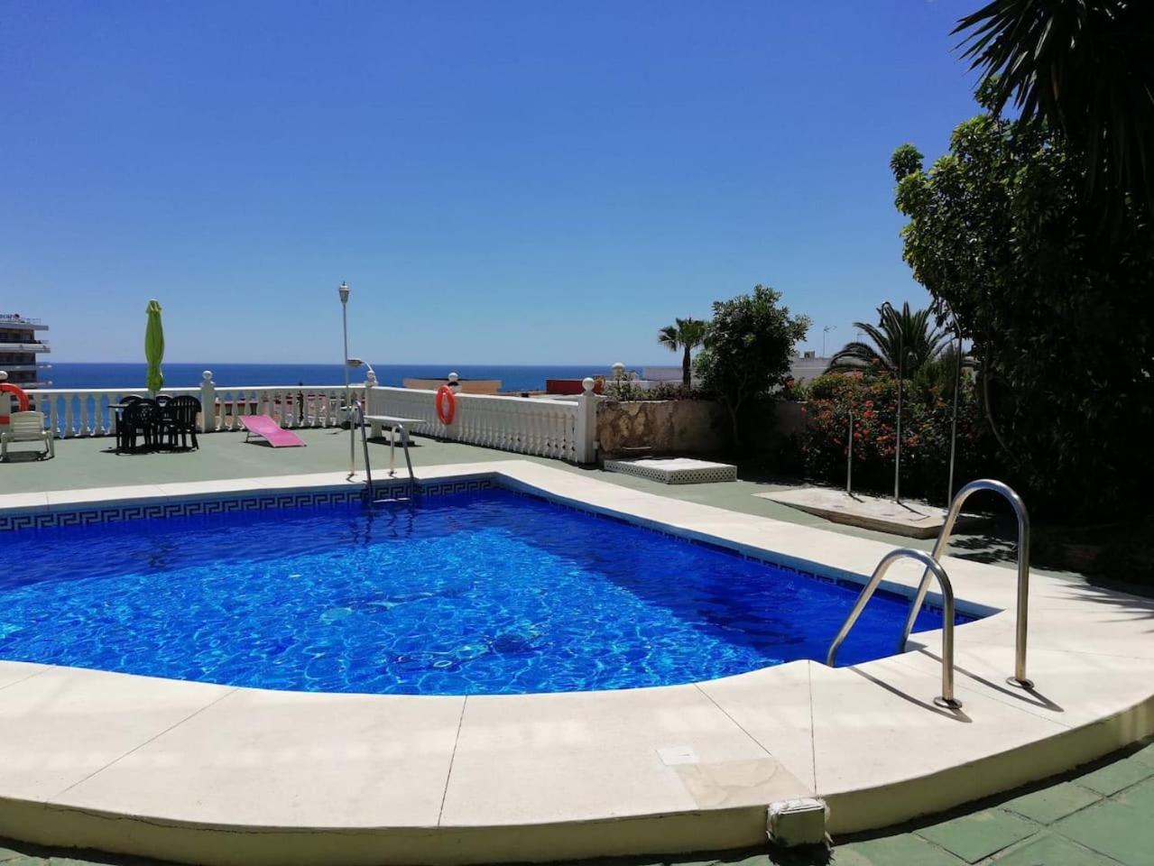 Stunning studio.Seaview with balcony and pool.