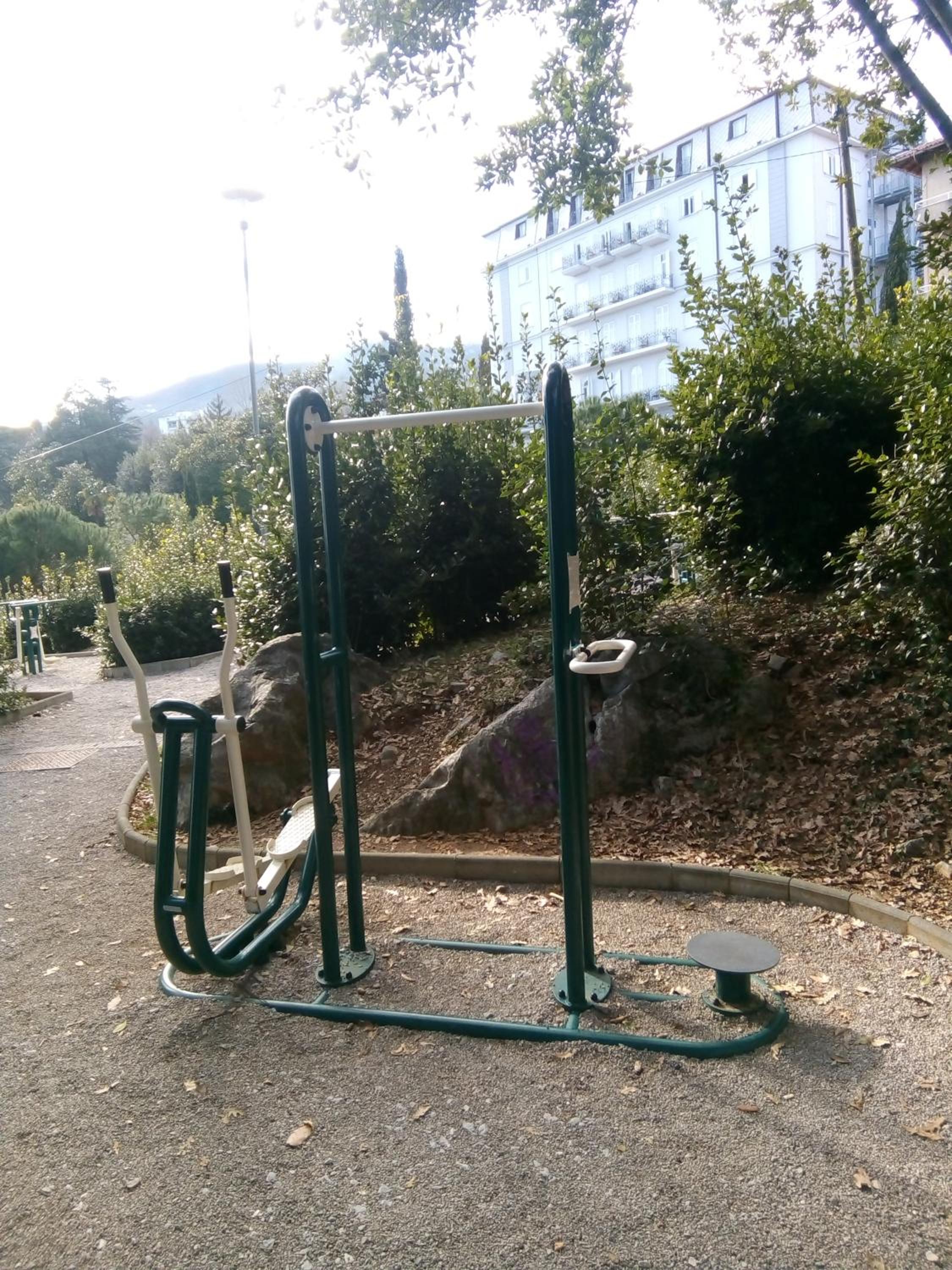 Photo 6