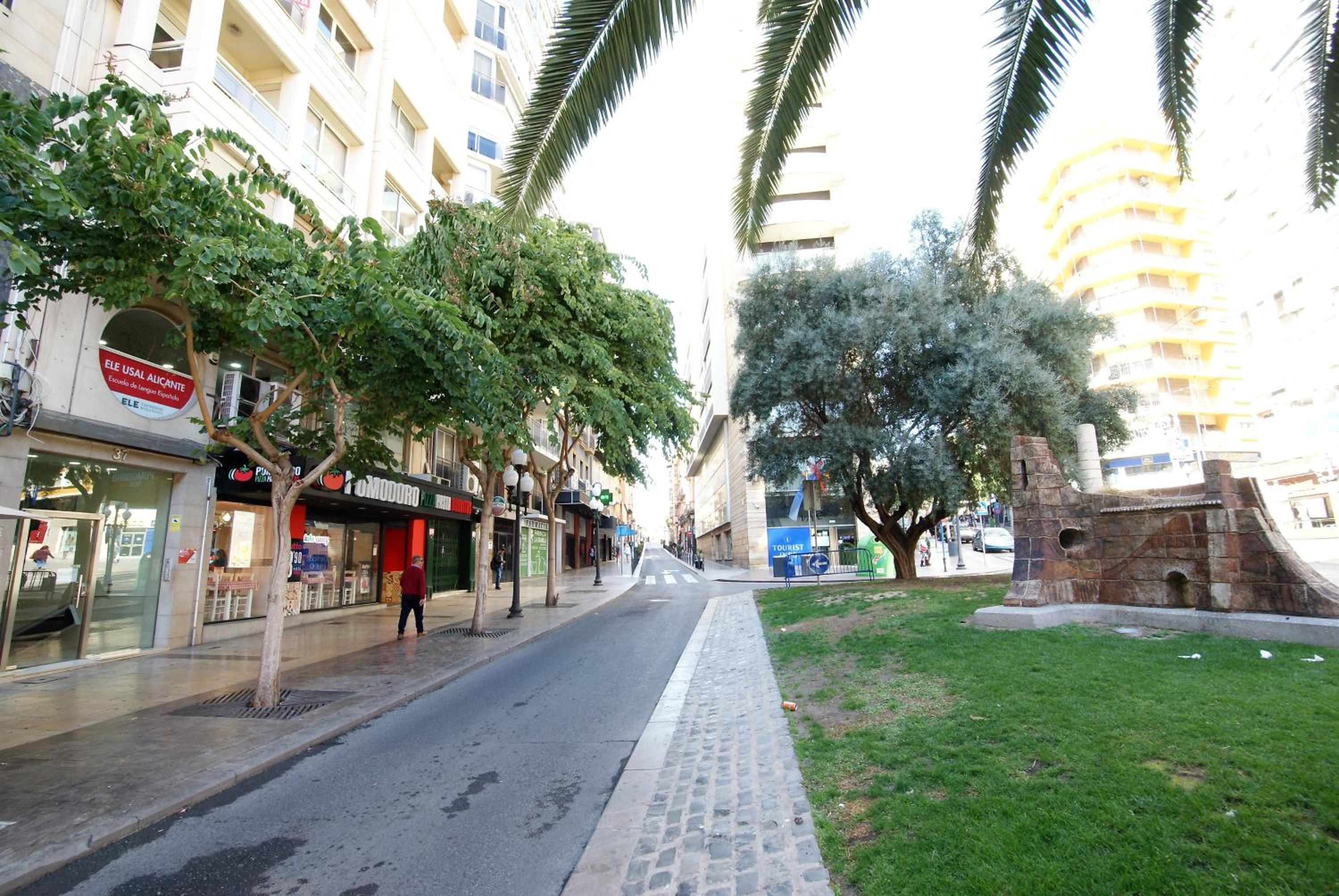 Lujoso y espacioso piso en el corazón de Alicante con hidromasaje view 4