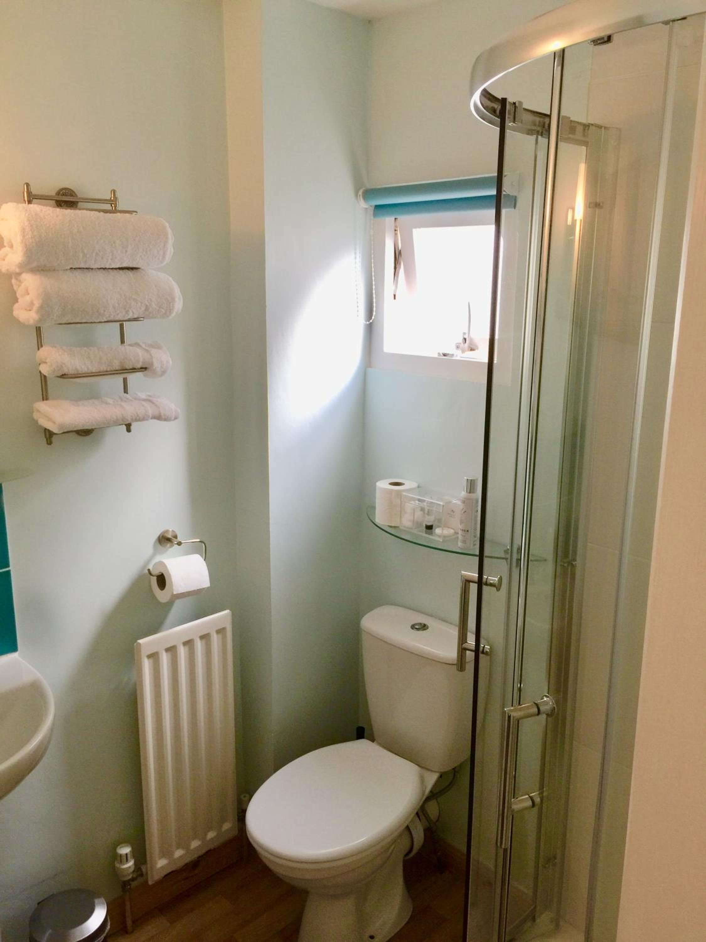 Derrin Guest House