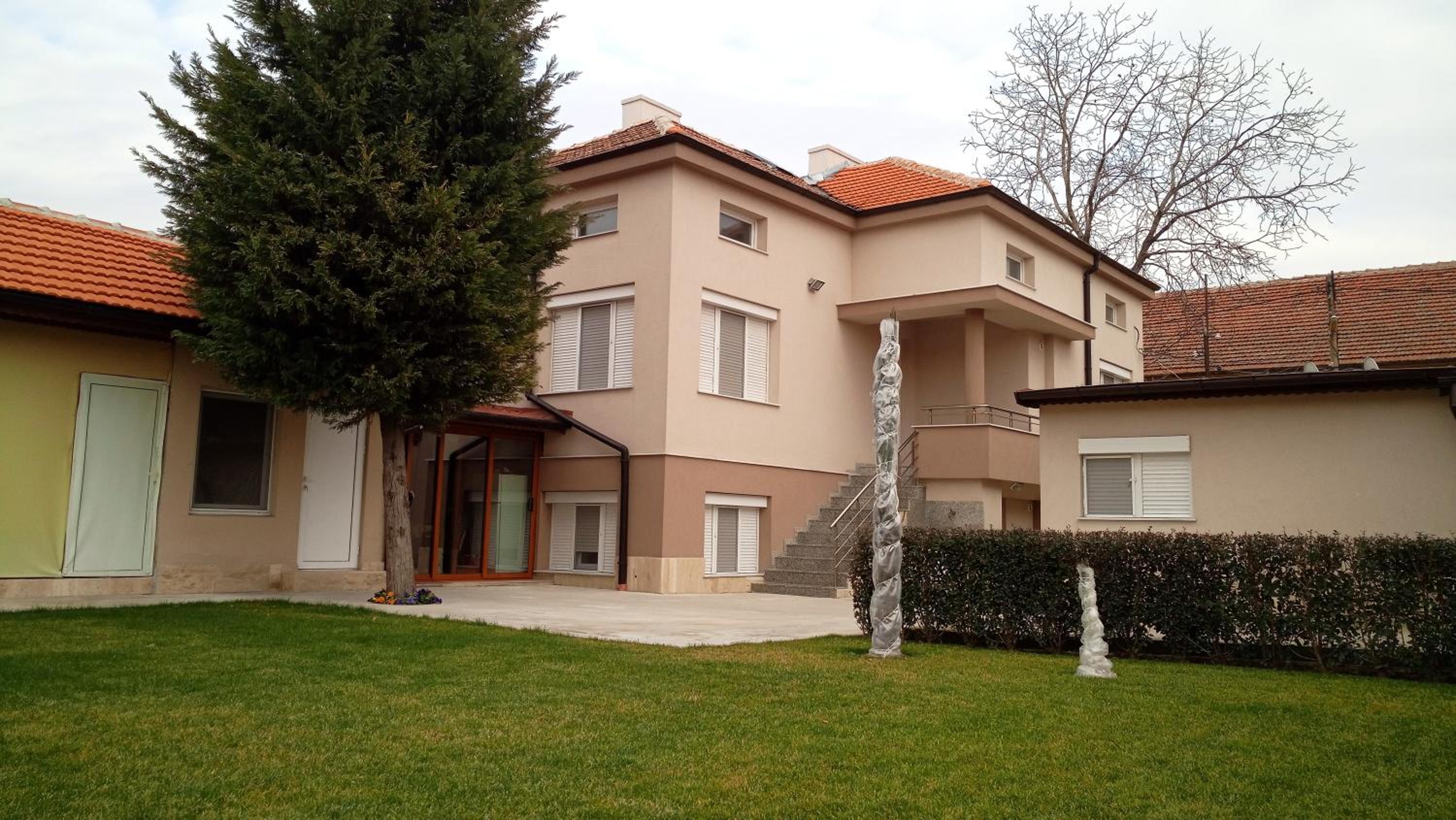 Villa Ros Guest House