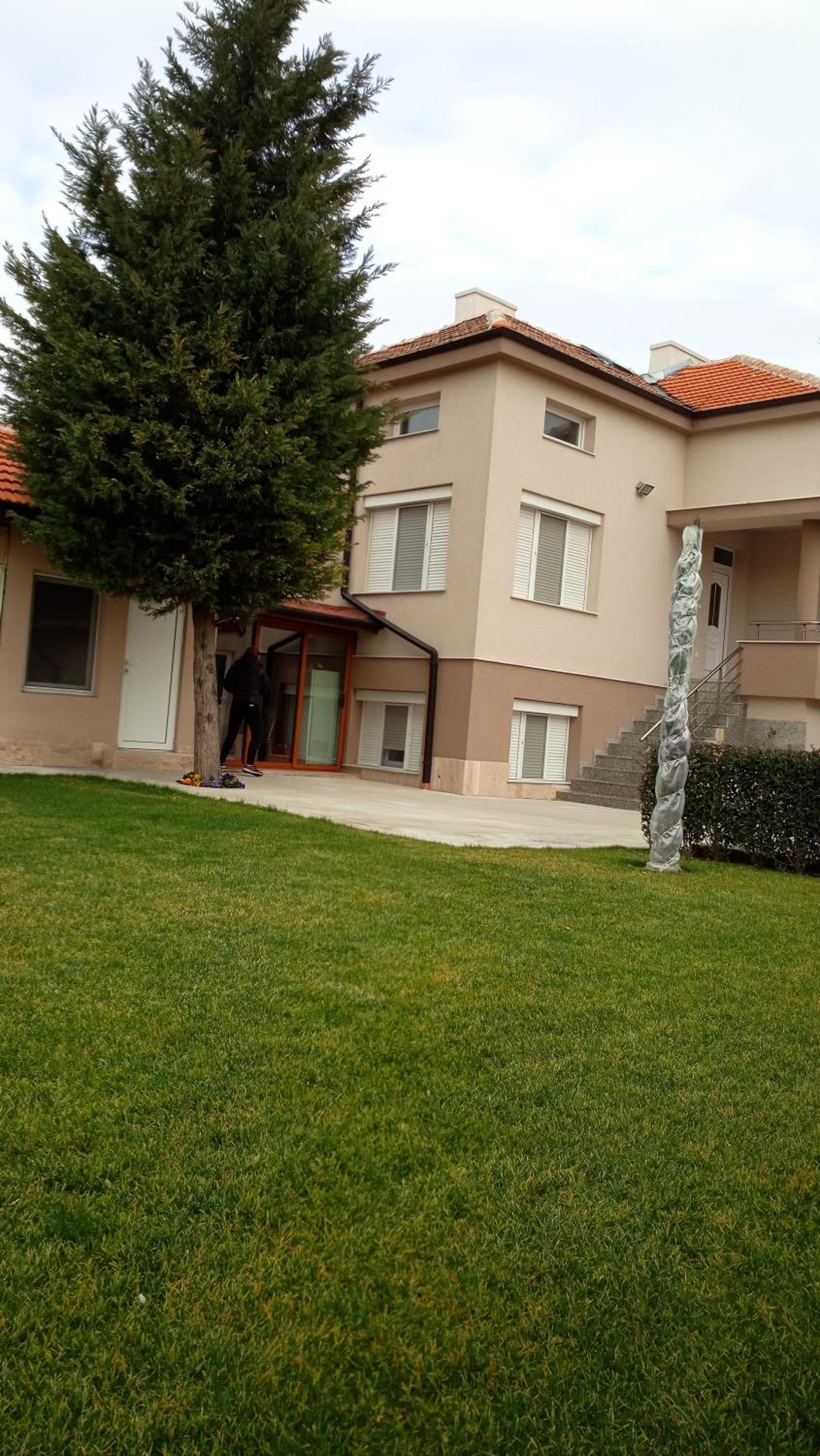 Villa Ros Guest House