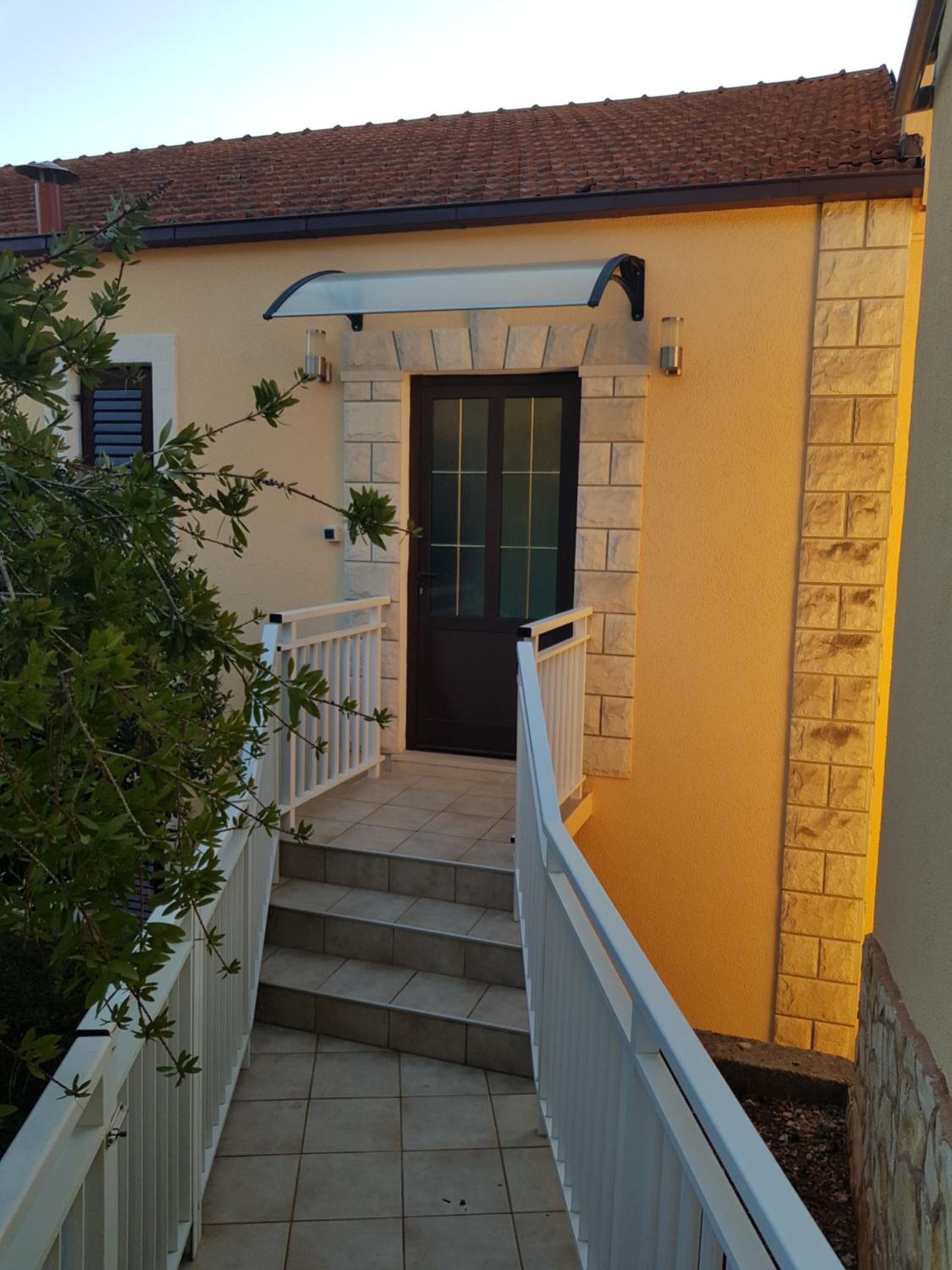 Hotel Apartment Seman - Image 1