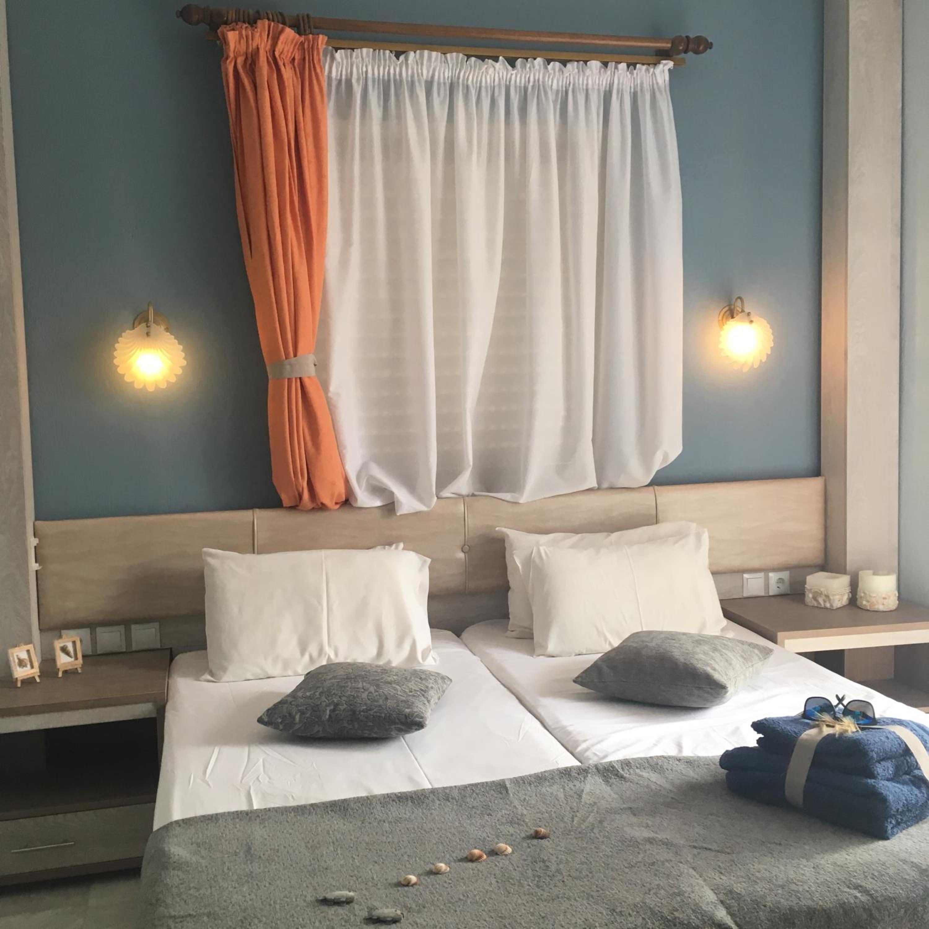 Dionisos Palms Apartments