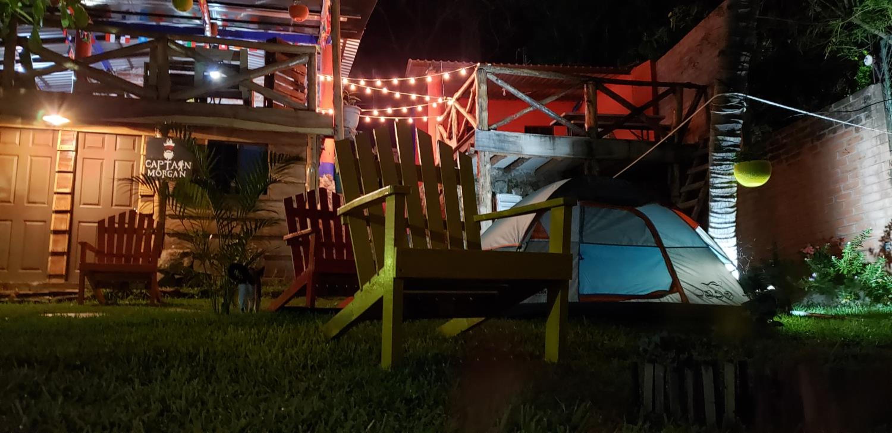 Captain Morgan Hostel Lake Coatepeque