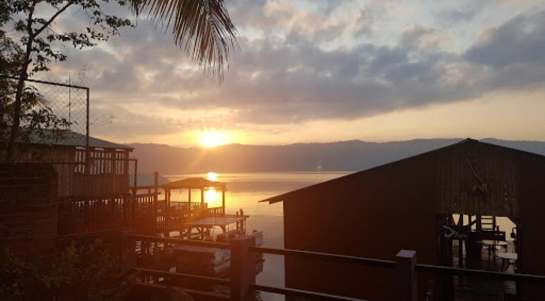 Captain Morgan Hostel Lake Coatepeque