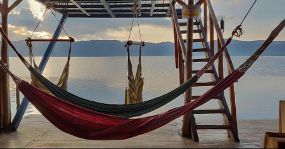 Captain Morgan Hostel Lake Coatepeque