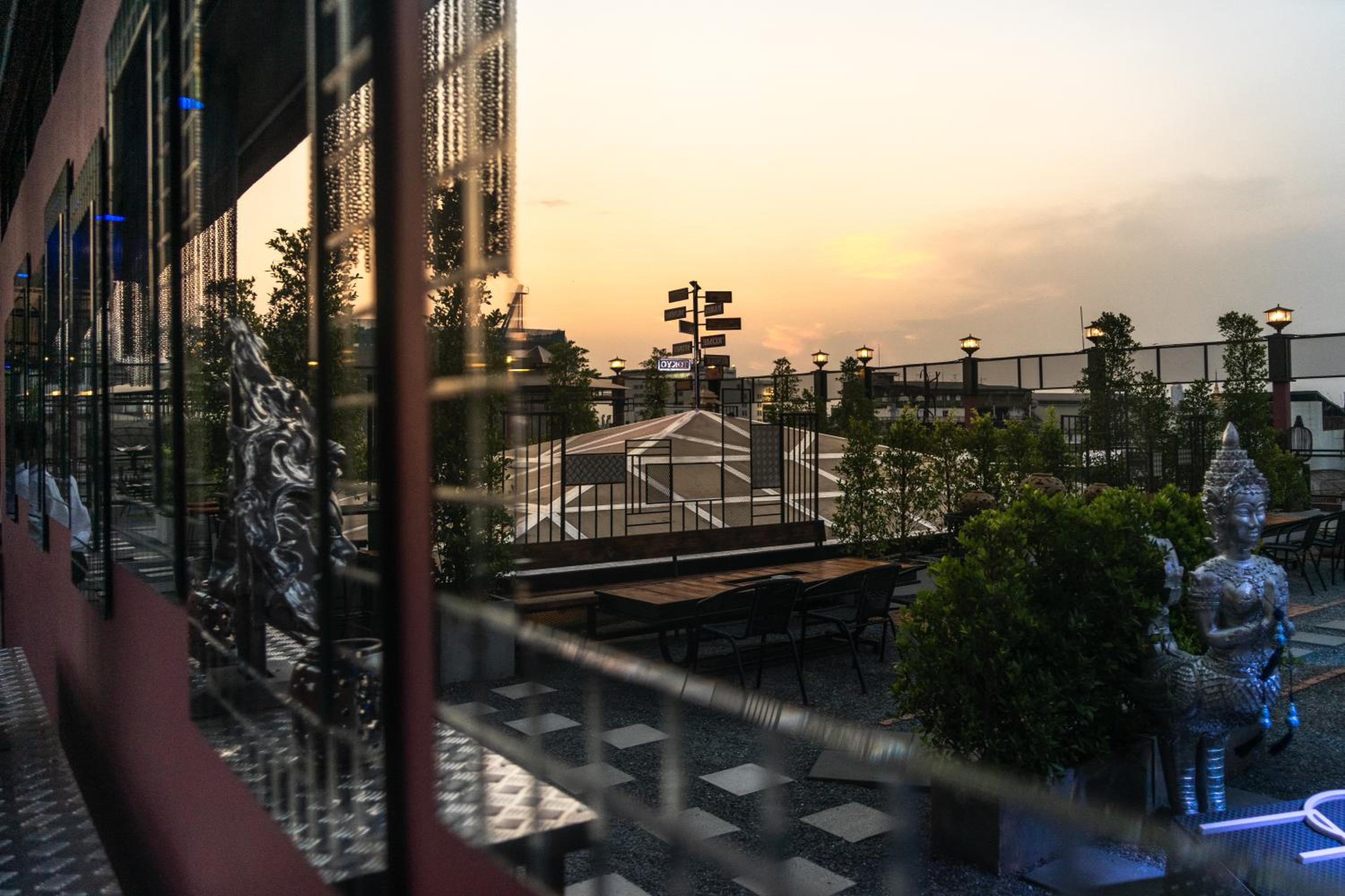 W22 by Burasari photo 57 of 64
