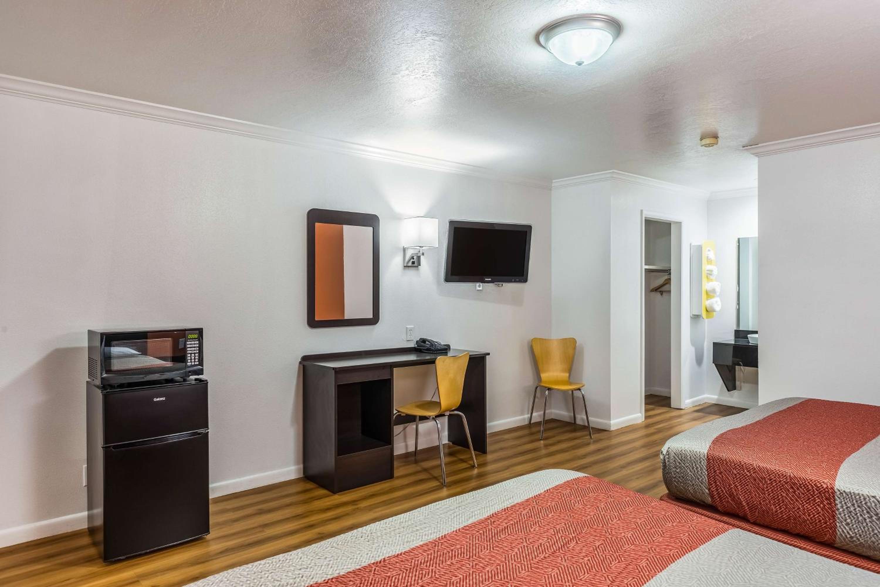 Motel 6-Tremonton, UT - Property Image 1