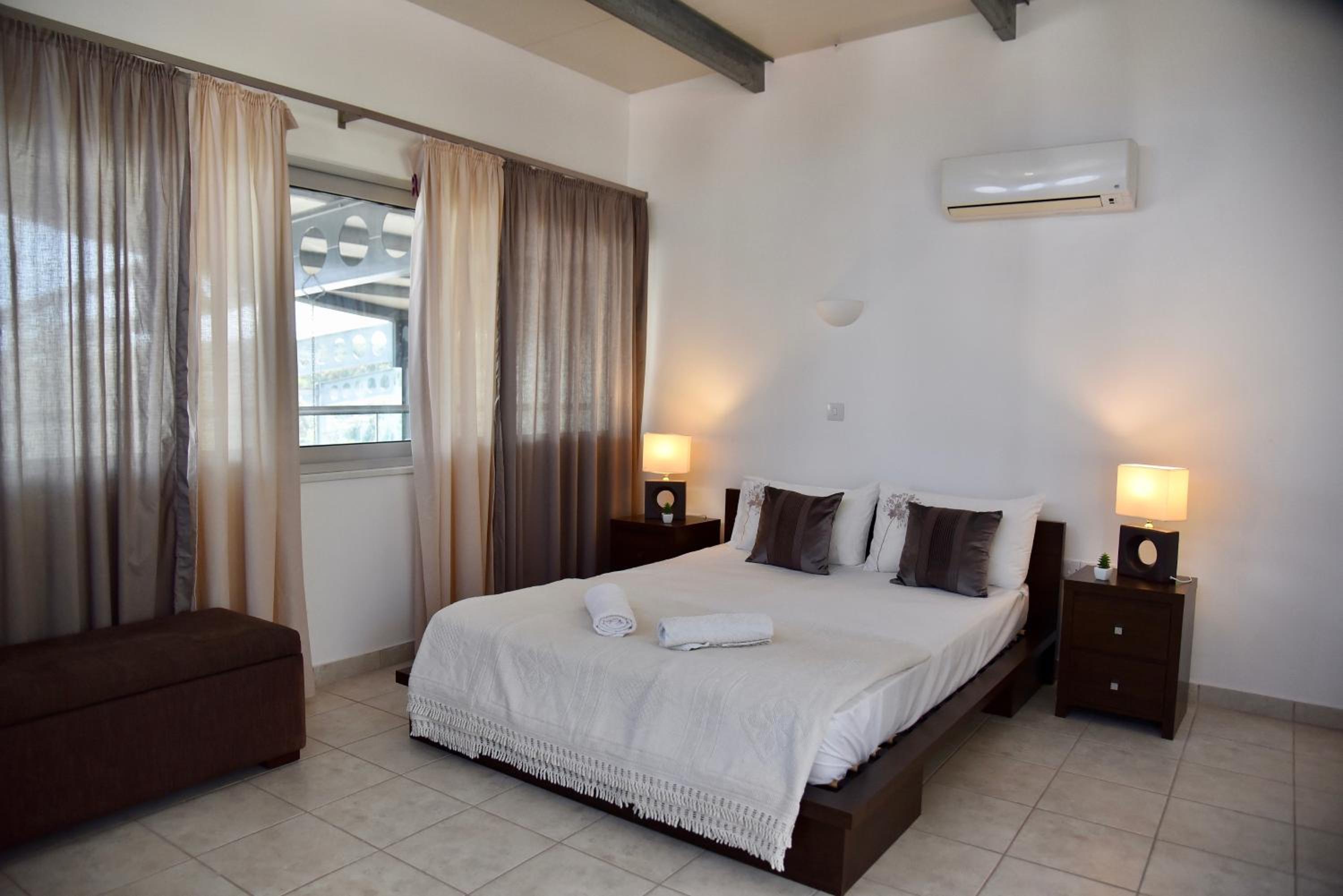 VILLA CATALEYA Fig Tree Bay Protaras Town Center