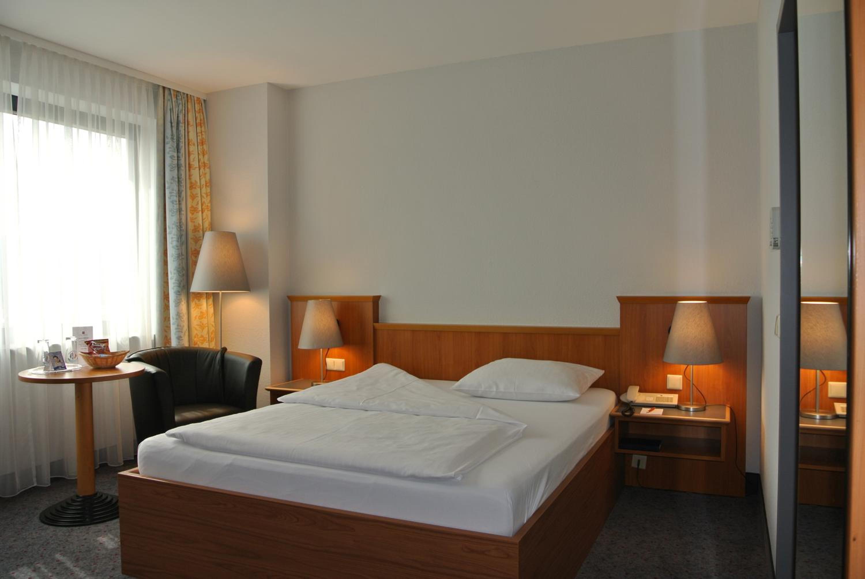 City Hotel Suhl - Property Image 2