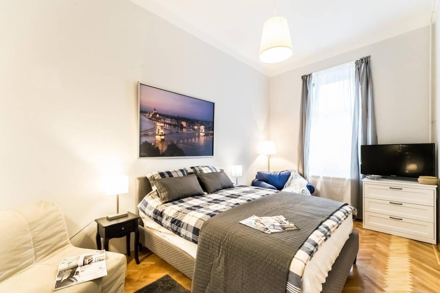 Perfectly located, renewed and cozy apartment view 4