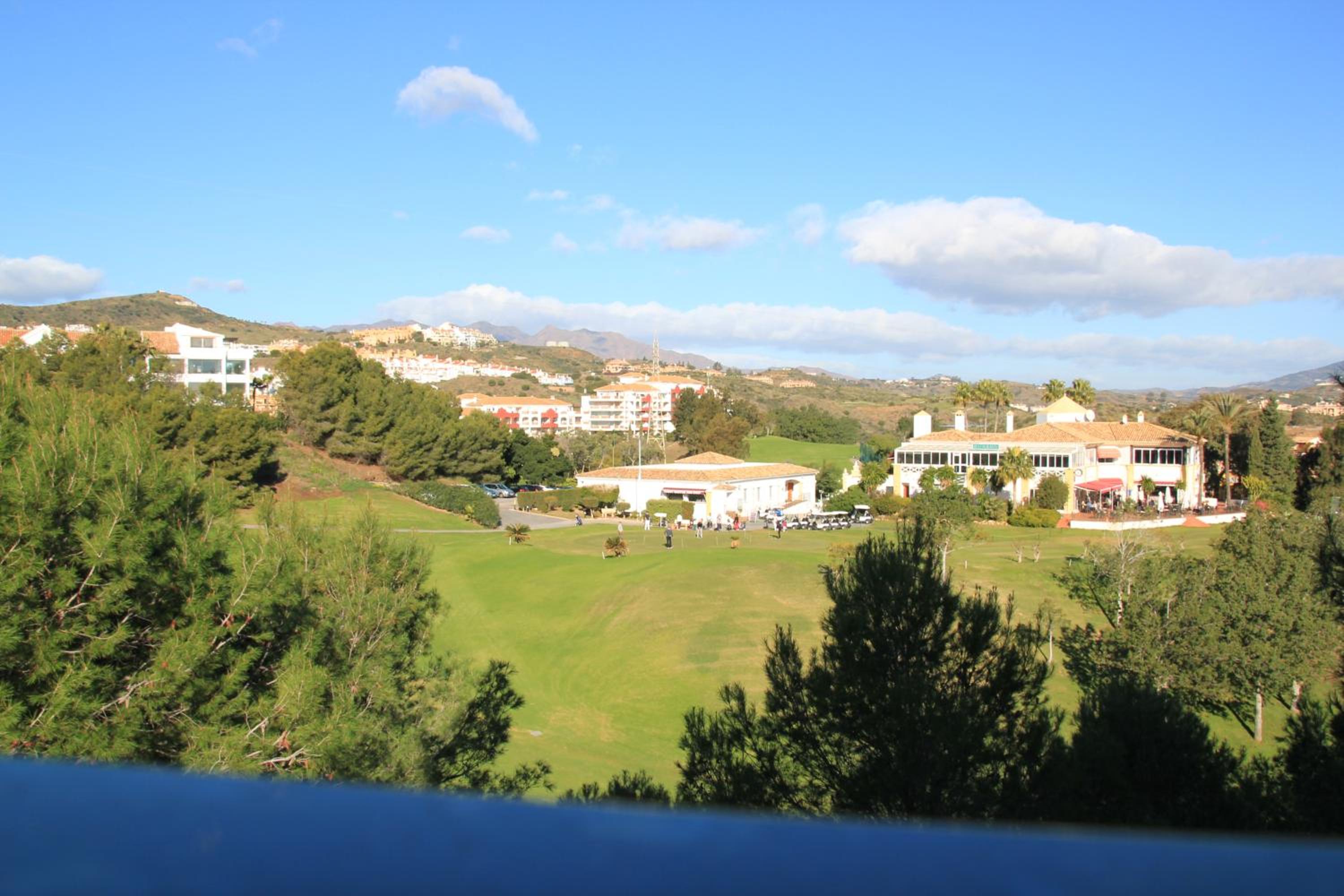 Miraflores Golf Gardens II Luxe Appartement at Riviera del Sol view 4