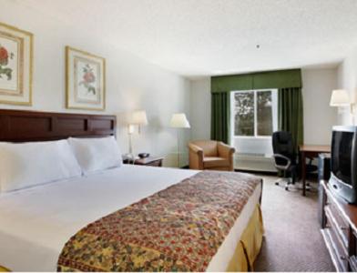 Yreka Vacations - Baymont by Wyndham Yreka - Property Image 1