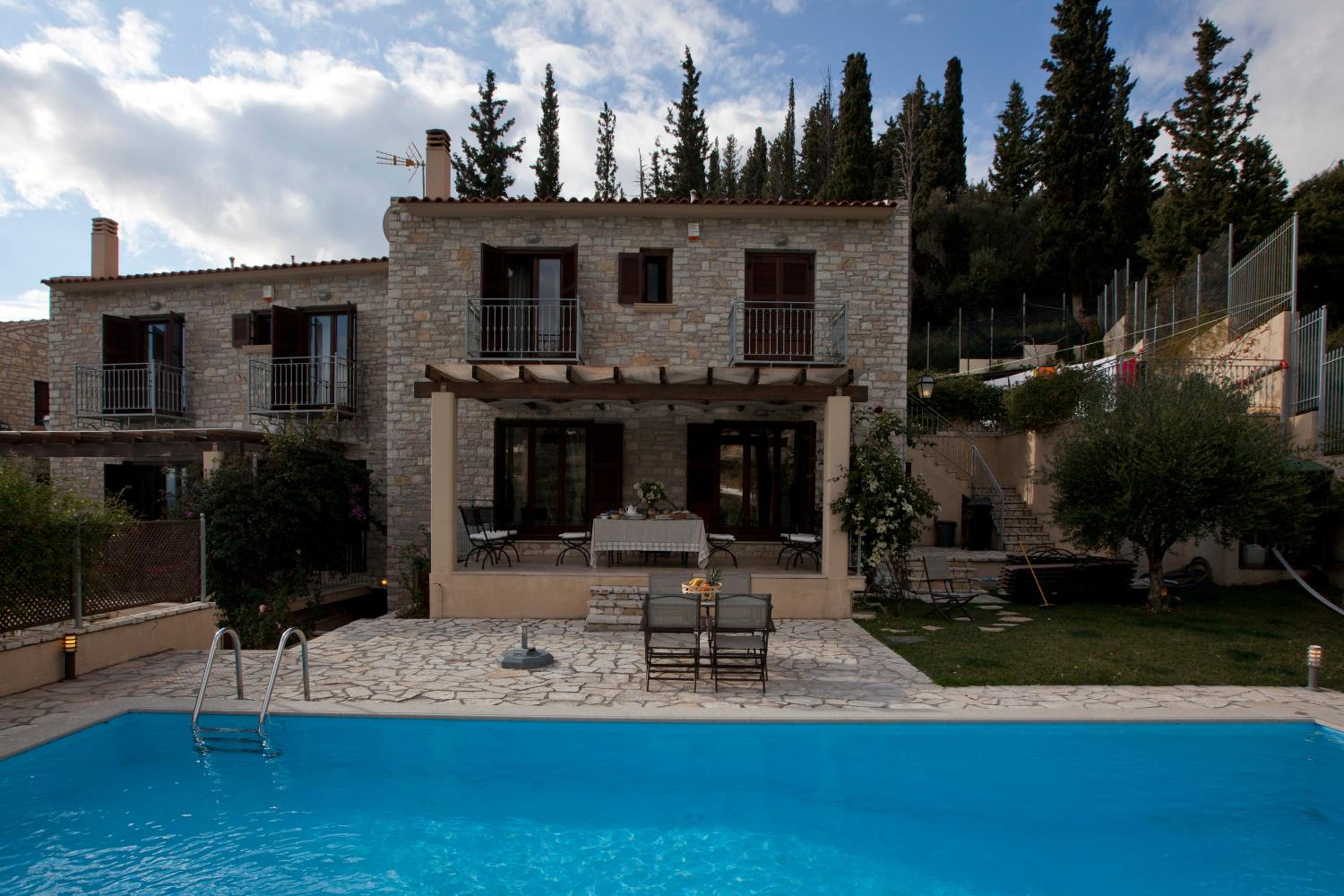 Parathalasso Villas