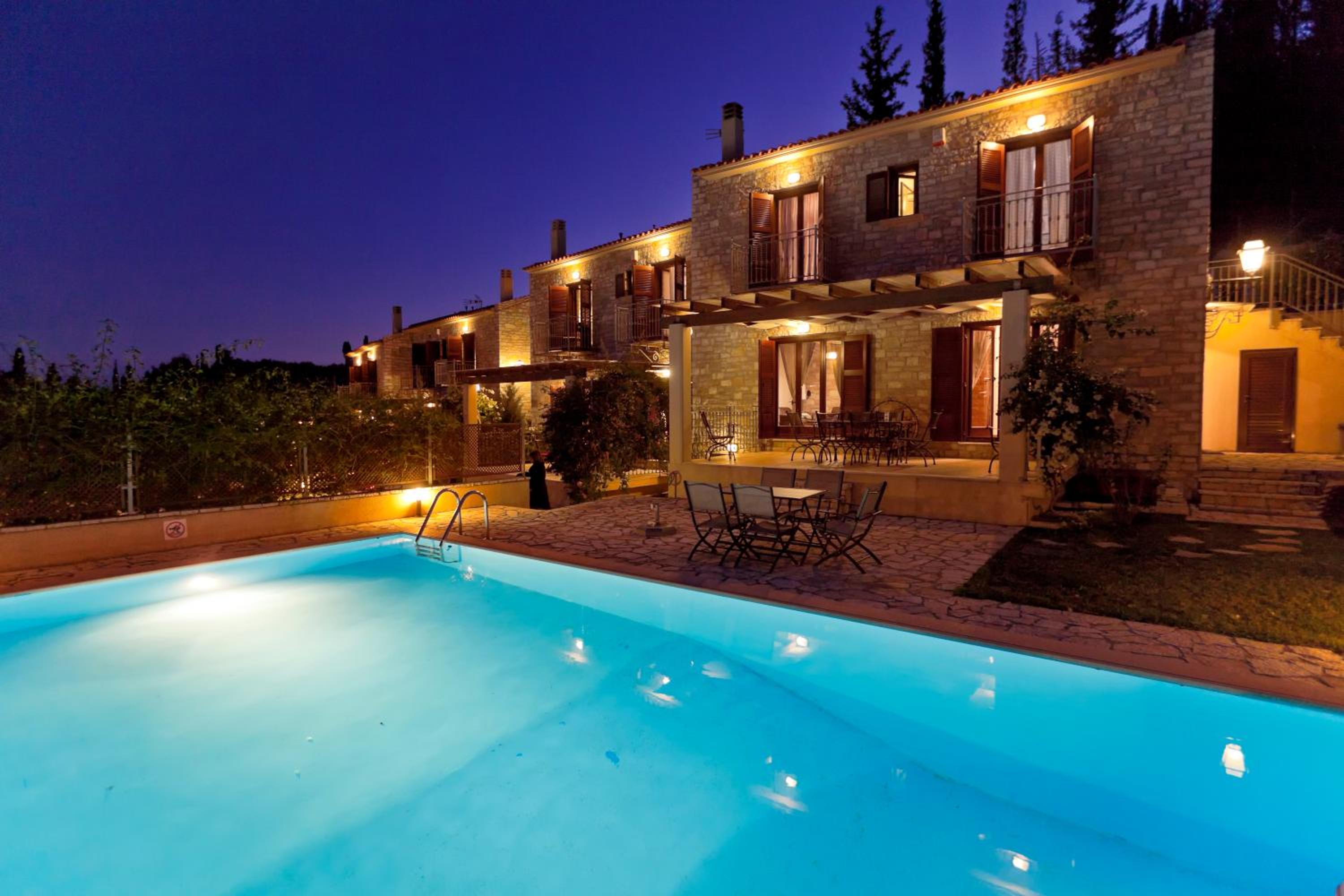 Parathalasso Villas
