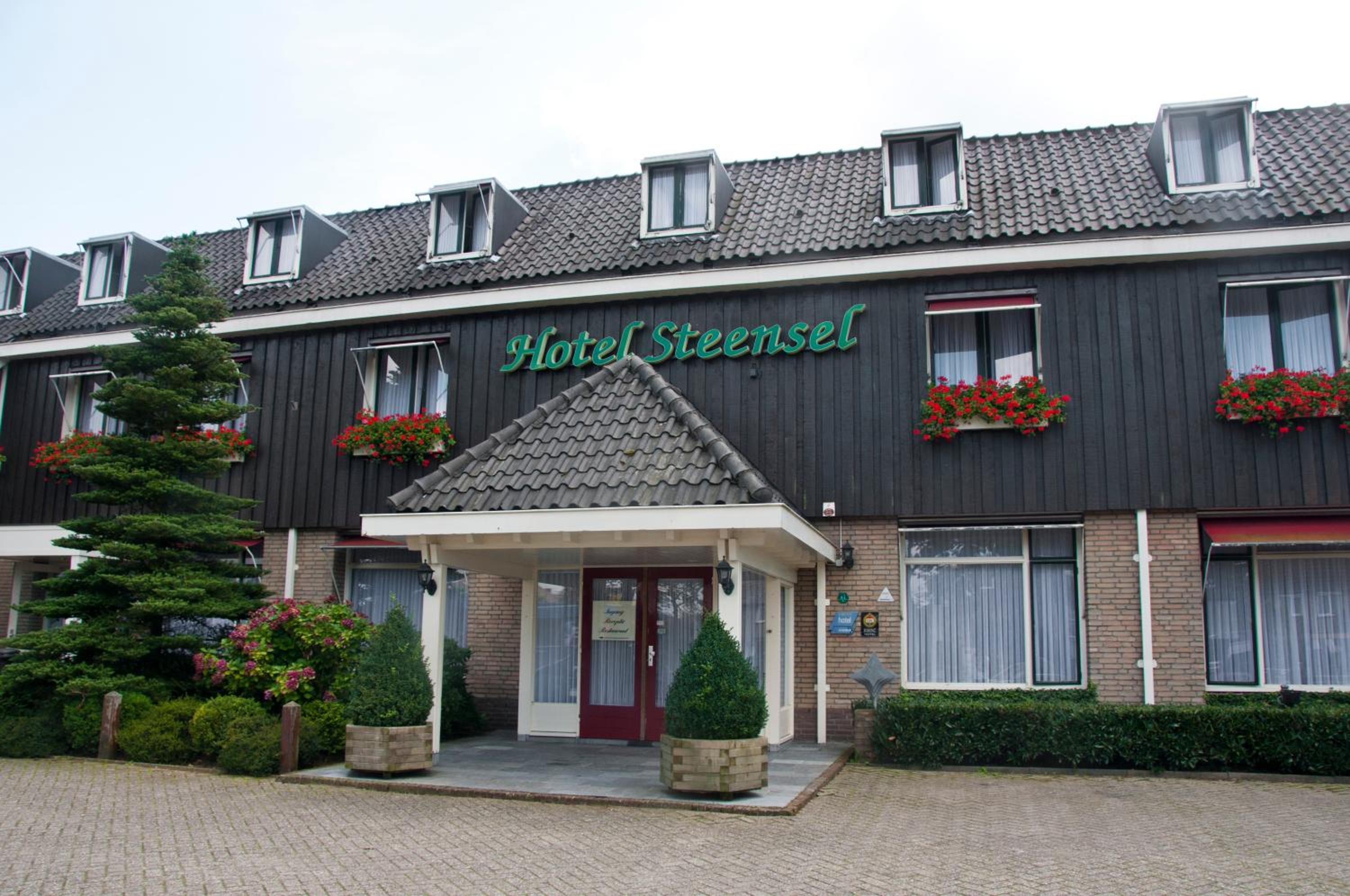 Hotel Steensel - Image 1