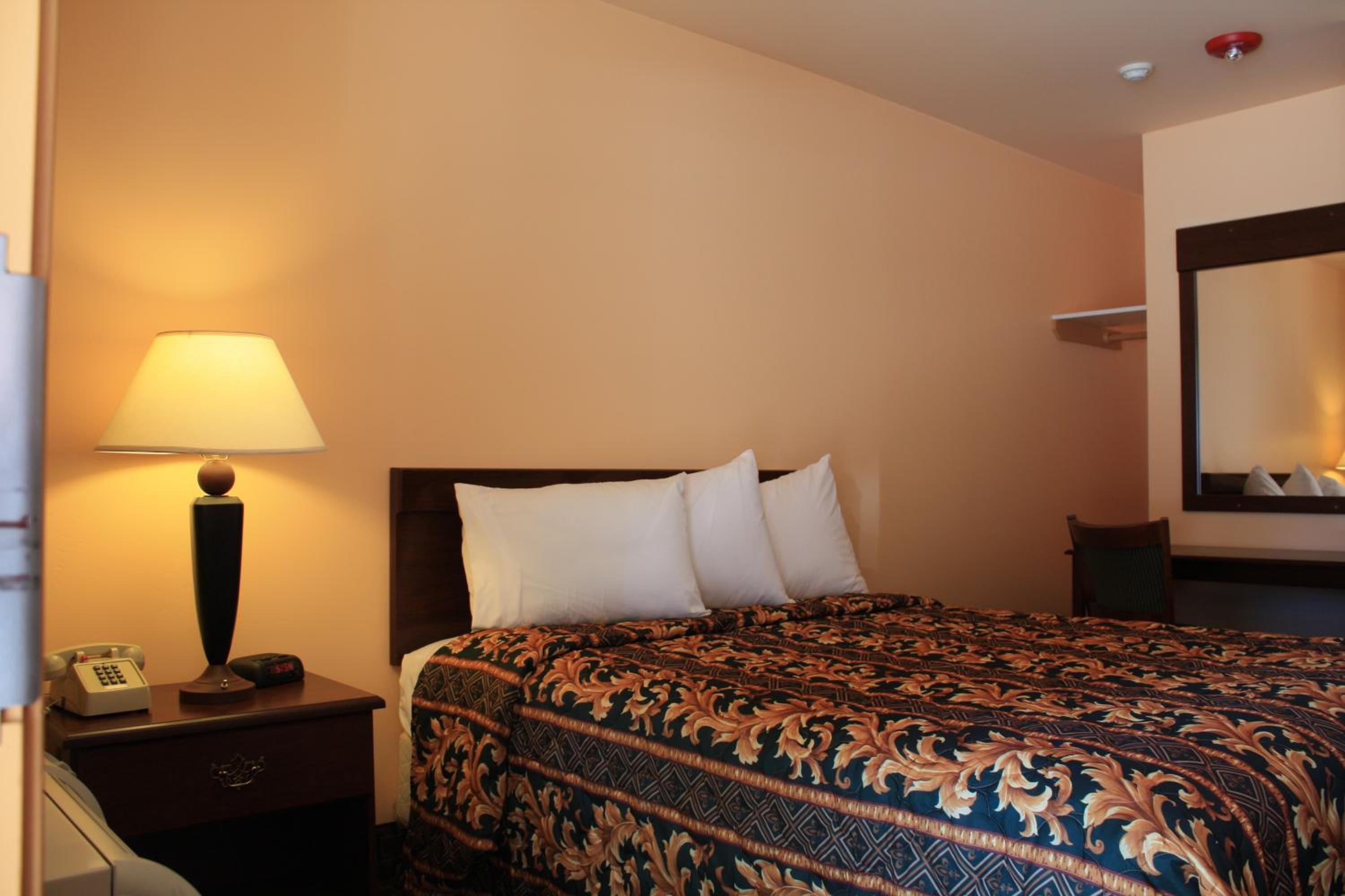 Gold Trail Motor Lodge