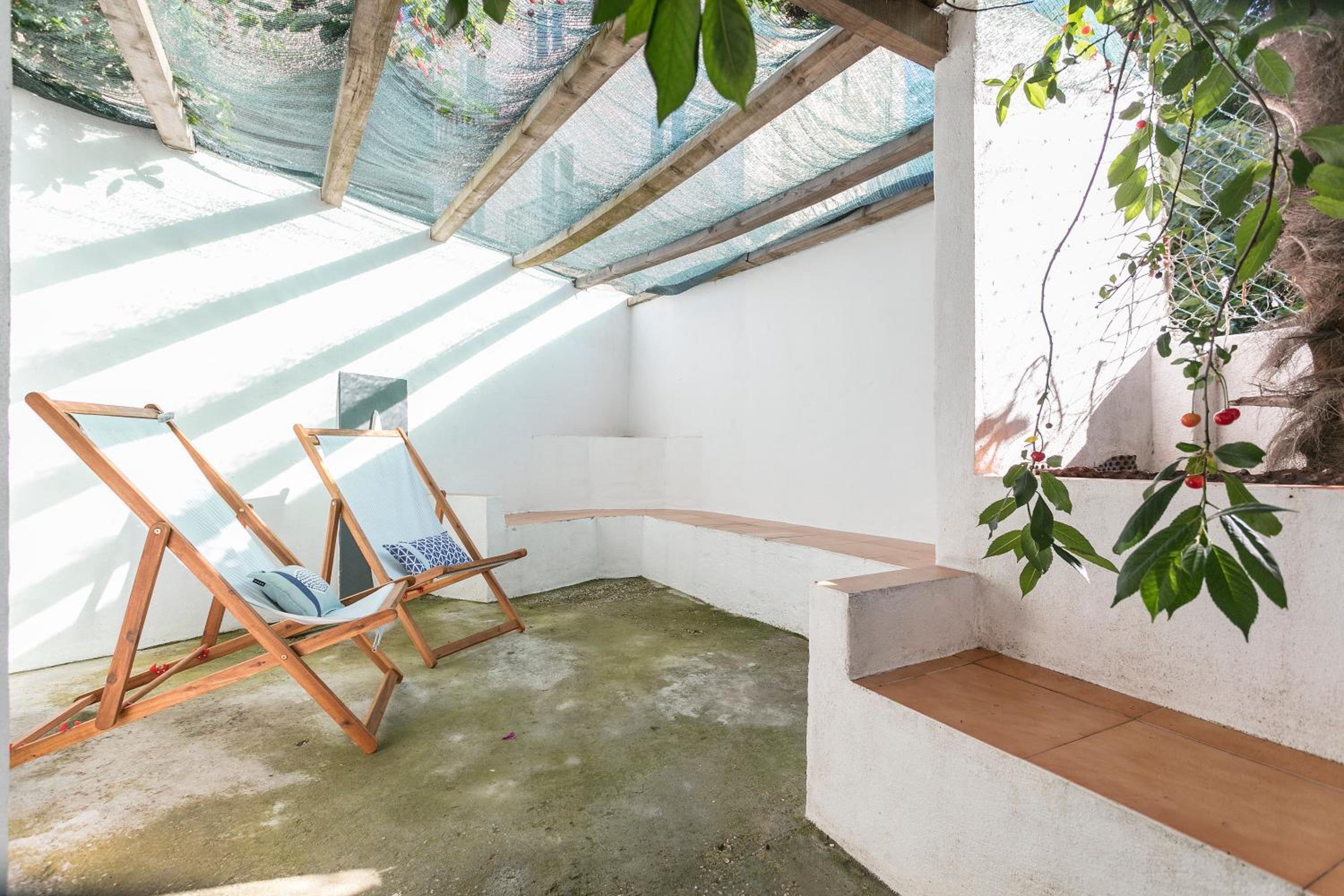Lisbon Garden Stays, Apt close to Tram 28, Views & São Jorge Castle view 3