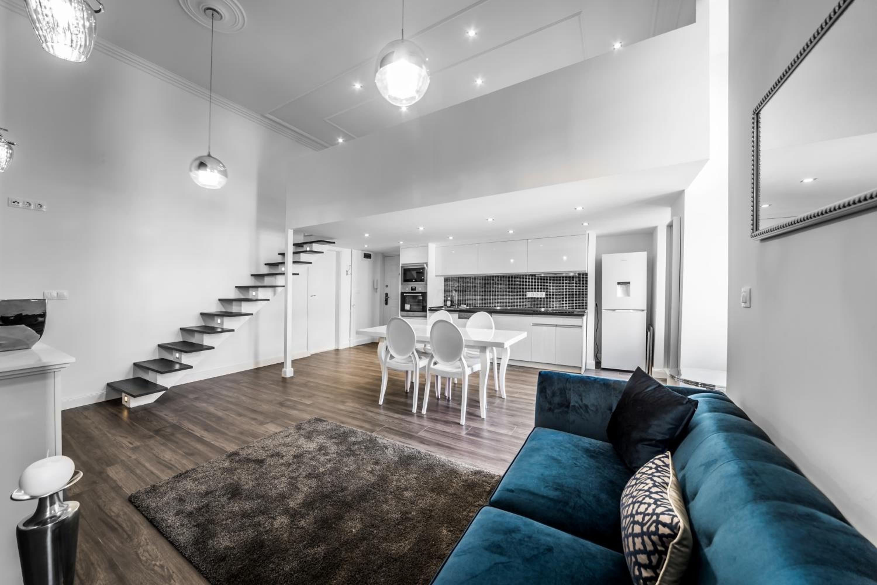 Central Elegance Aircon Apartment view 4