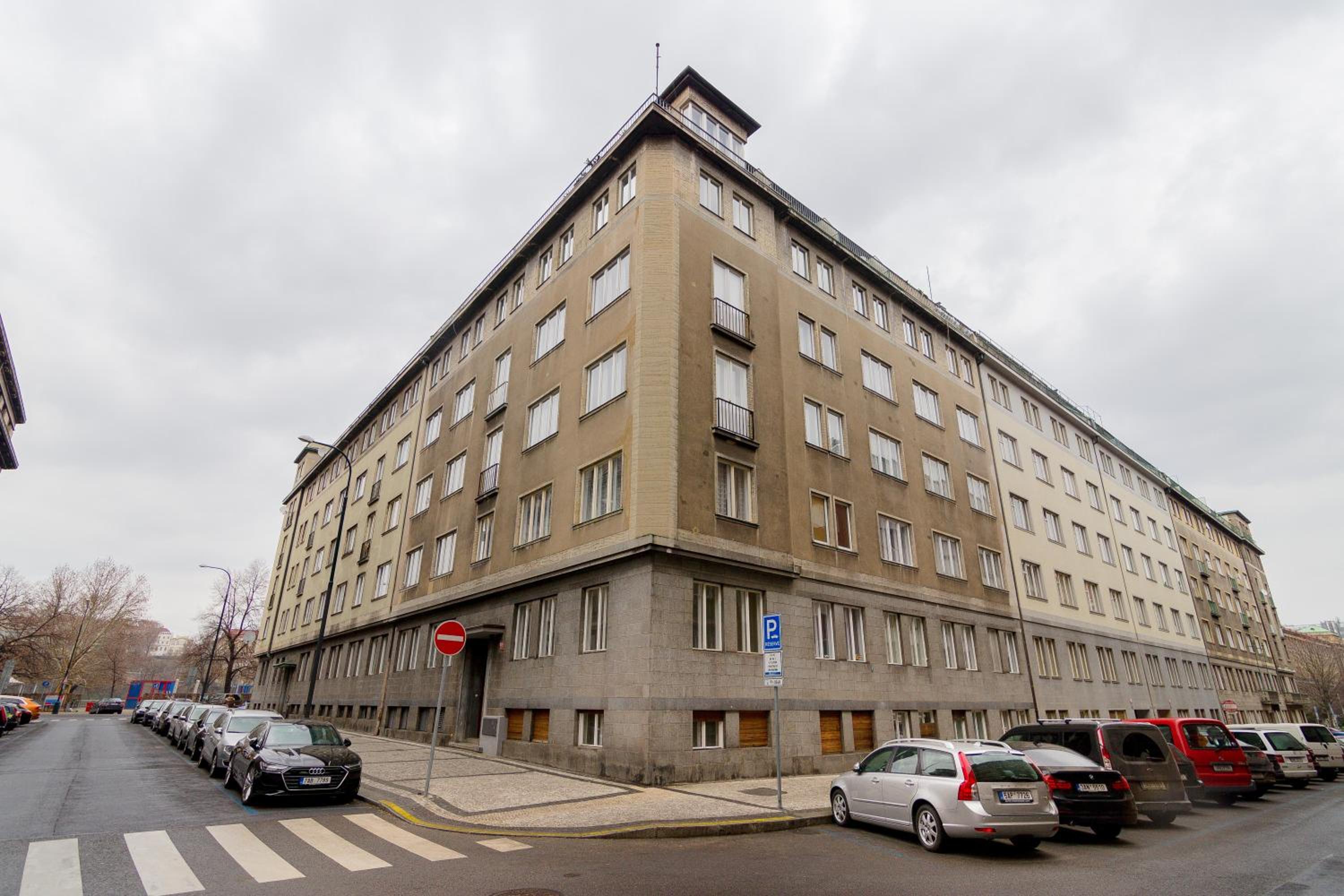 Old Town Studio Apartment