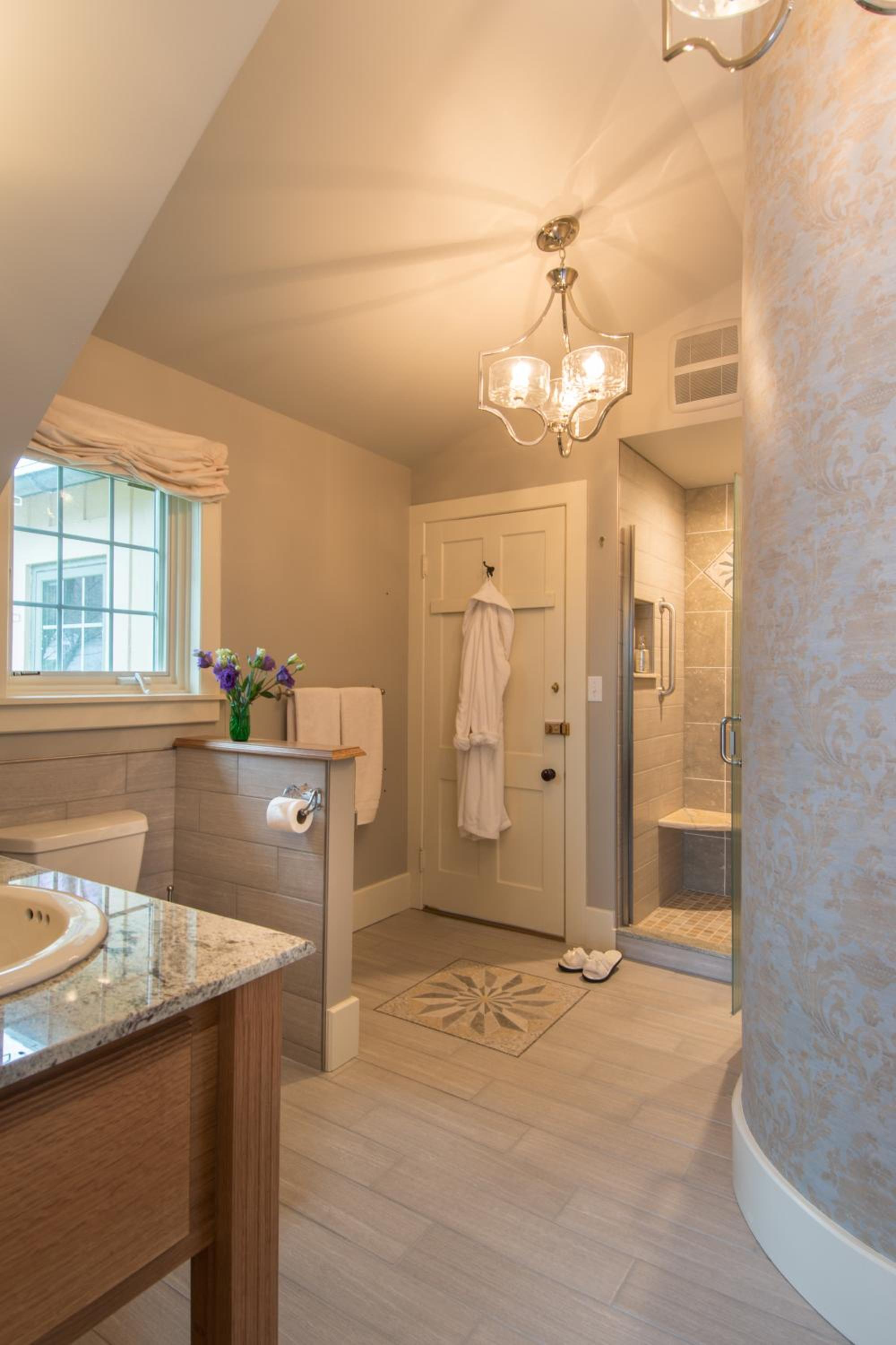 Gothic Eves Inn and Spa Bed and Breakfast