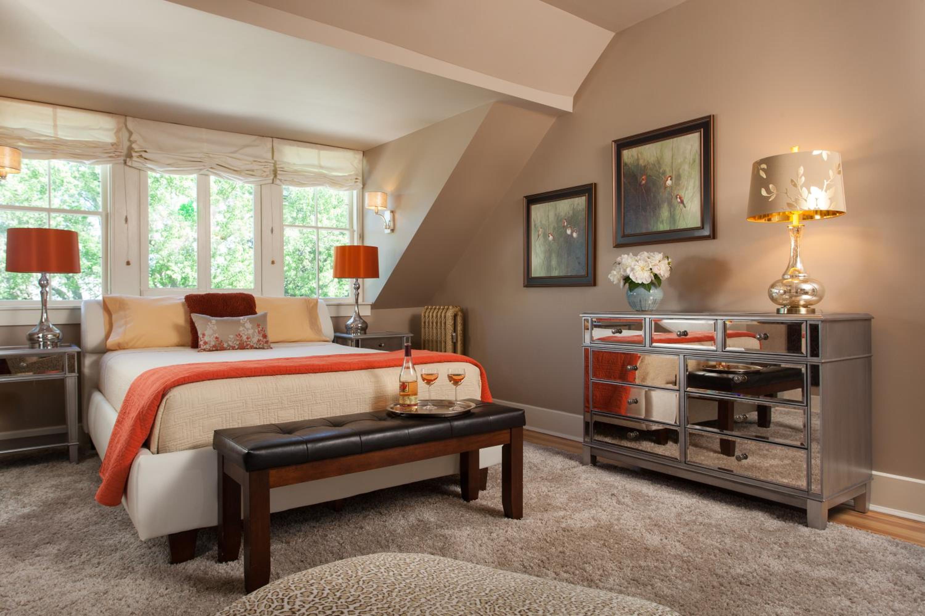 Gothic Eves Inn and Spa Bed and Breakfast