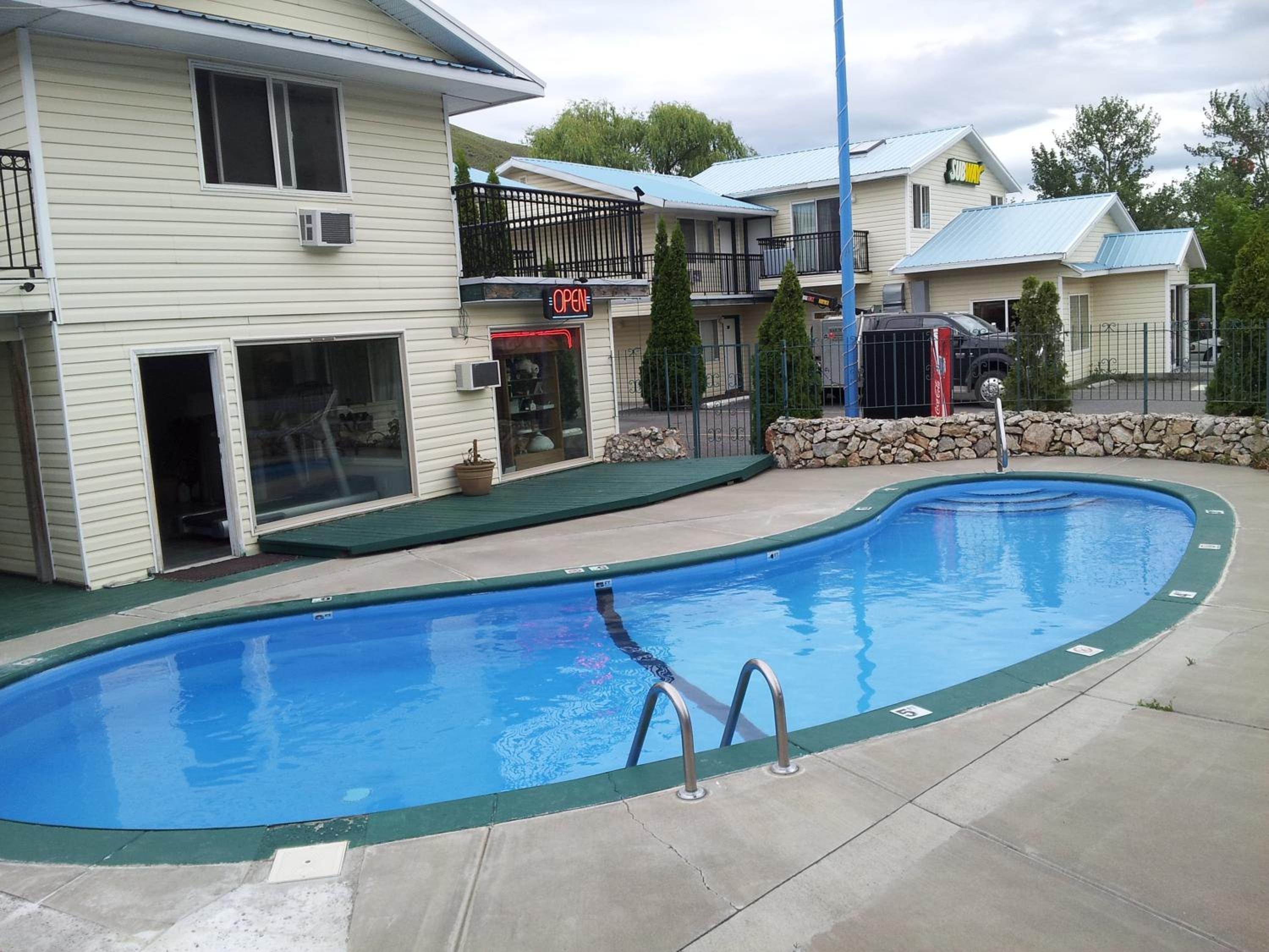 Cache Creek Inn