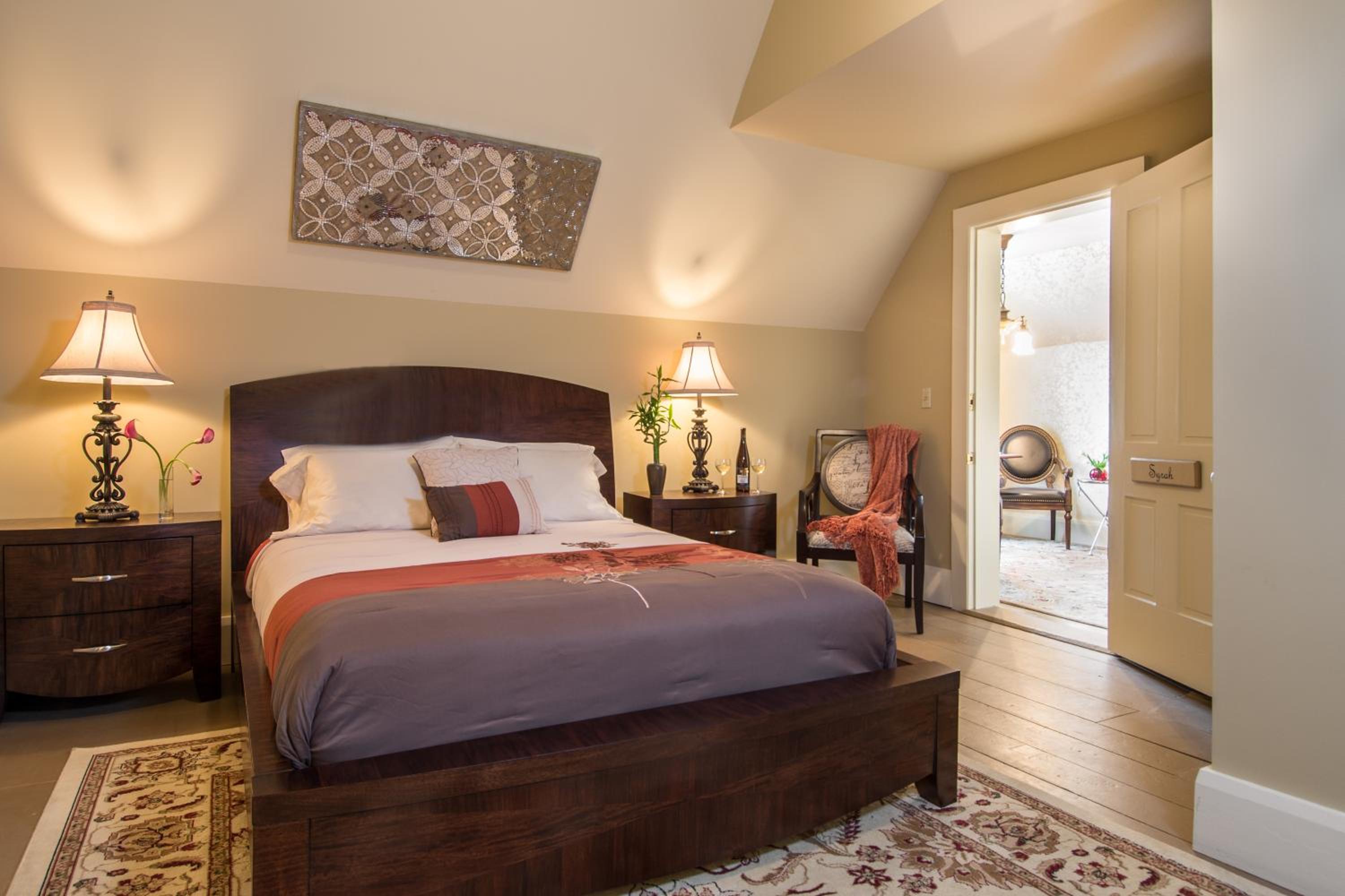 Gothic Eves Inn and Spa Bed and Breakfast