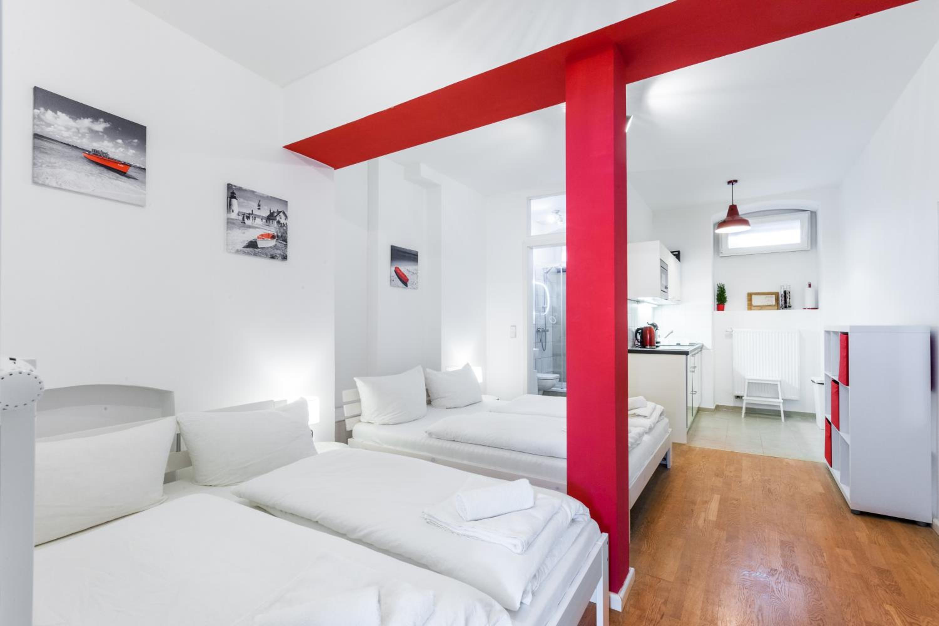 DR APARTMENTS