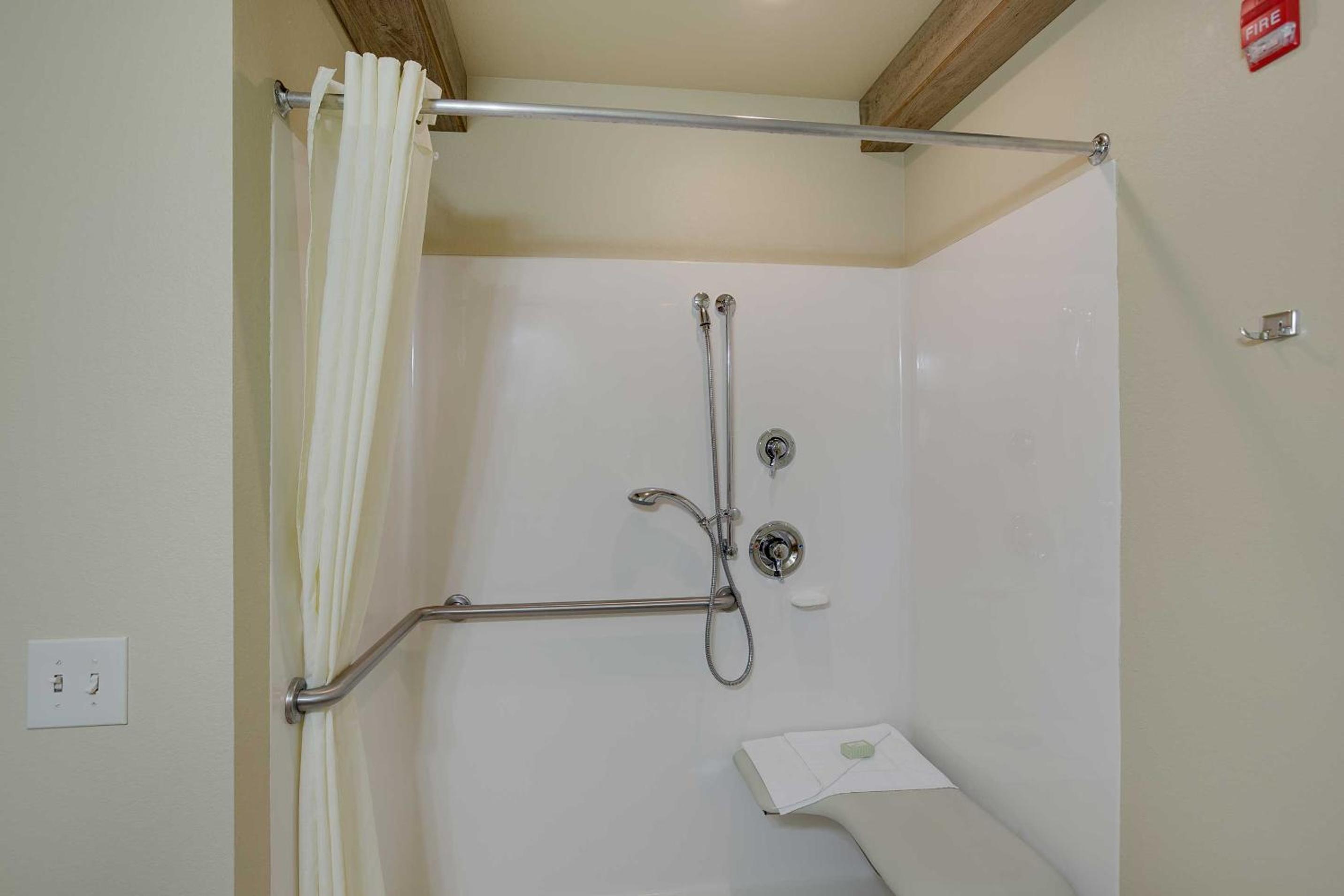 Cobblestone Inn & Suites - Clintonville view 5