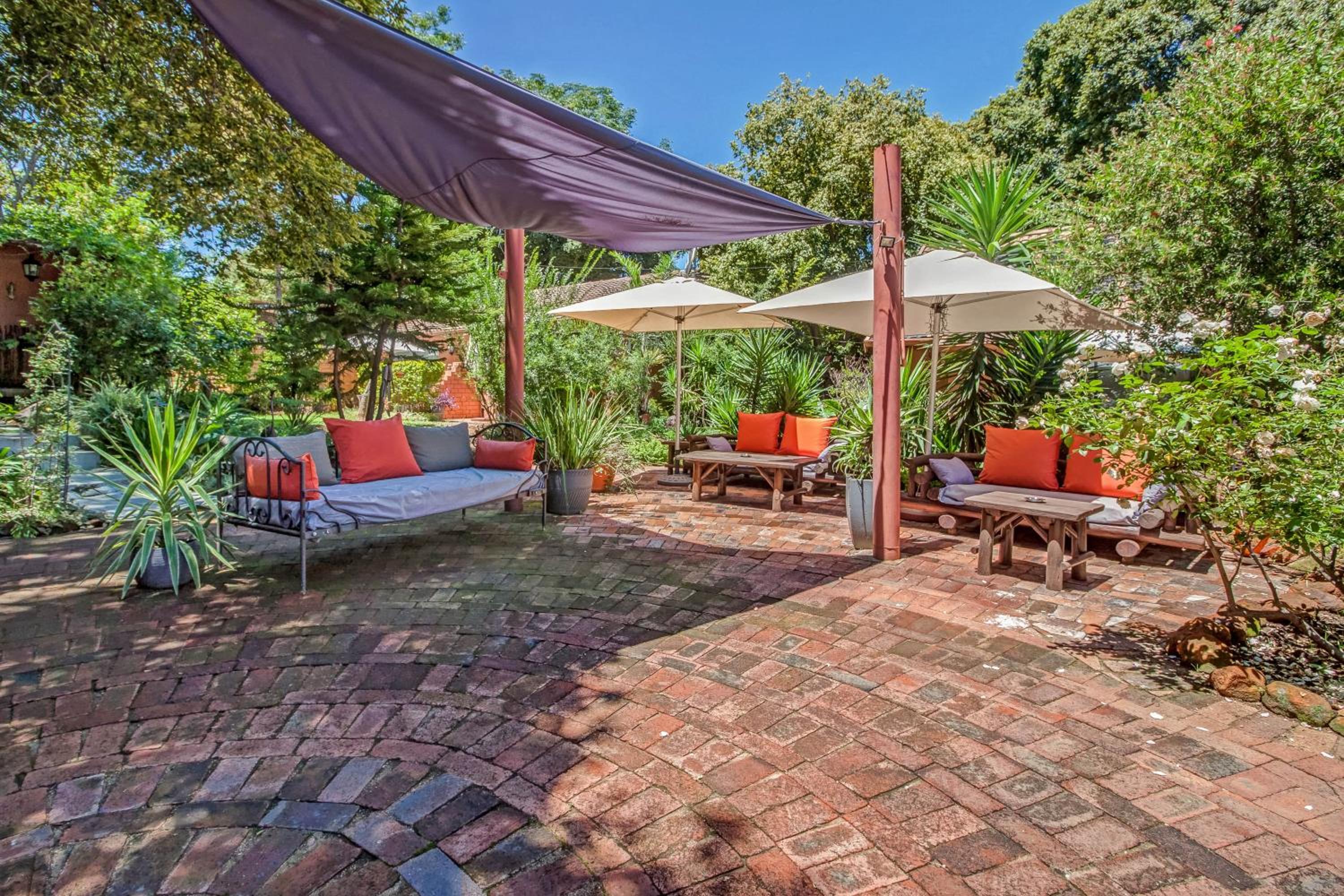 Sitatunga Guest Lodge - Sandton - Airport Shuttle - Solar & Borehole